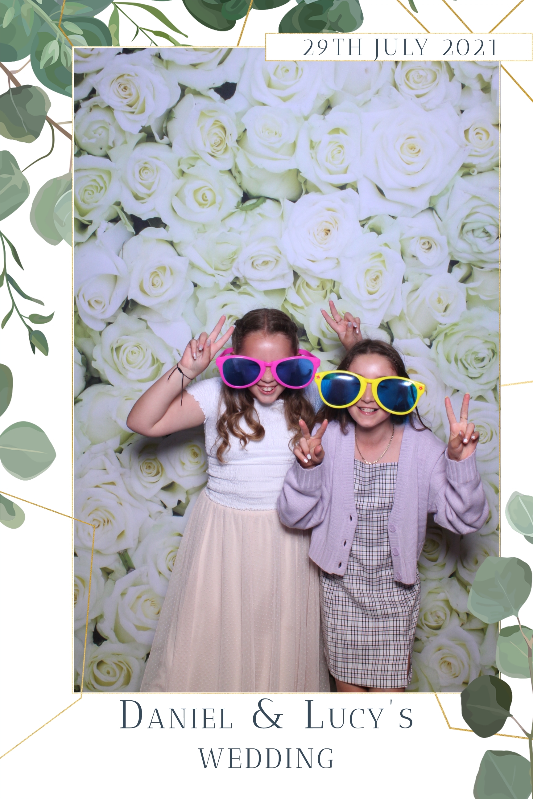 Daniel & Lucy | View more photos from the event at images.mobile-photo-booth.com/u/MobilePhotoBoothUK/Daniel-Lucy