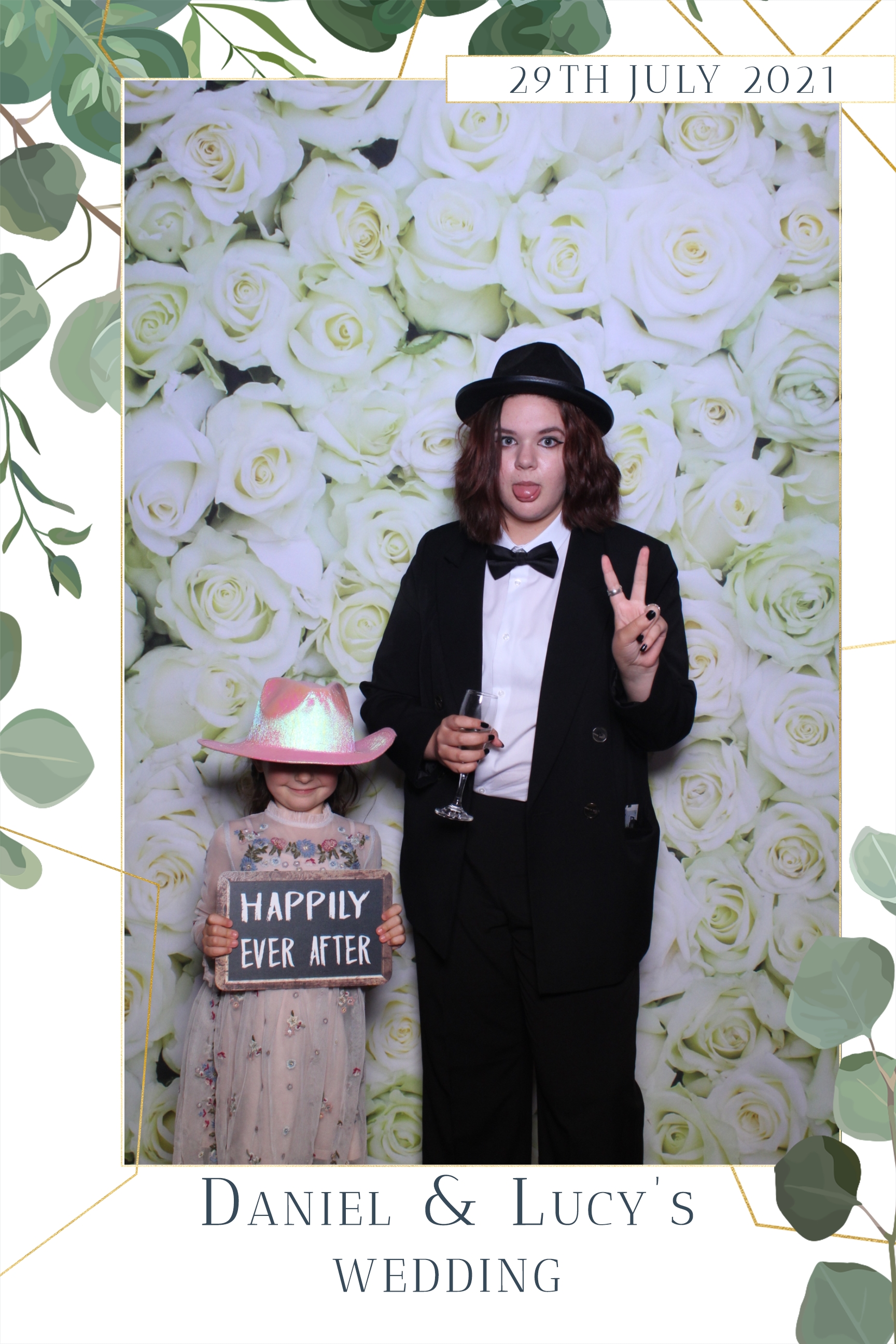 Daniel & Lucy | View more photos from the event at images.mobile-photo-booth.com/u/MobilePhotoBoothUK/Daniel-Lucy