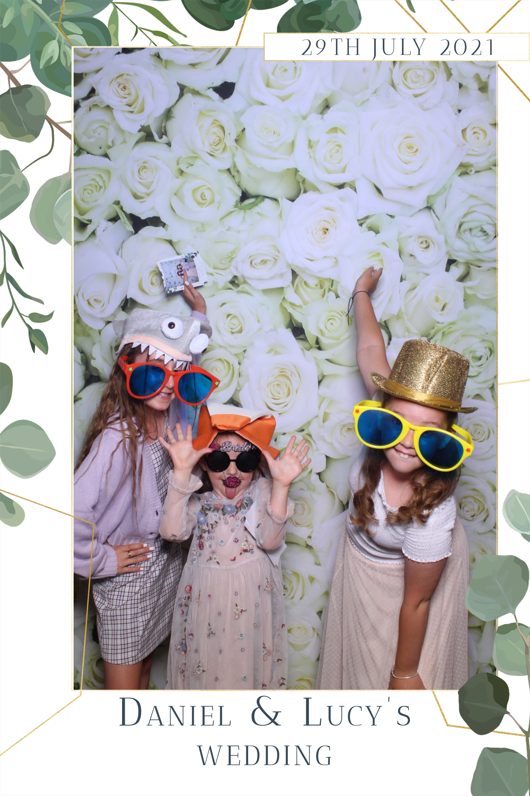 Daniel & Lucy | View more photos from the event at images.mobile-photo-booth.com/u/MobilePhotoBoothUK/Daniel-Lucy