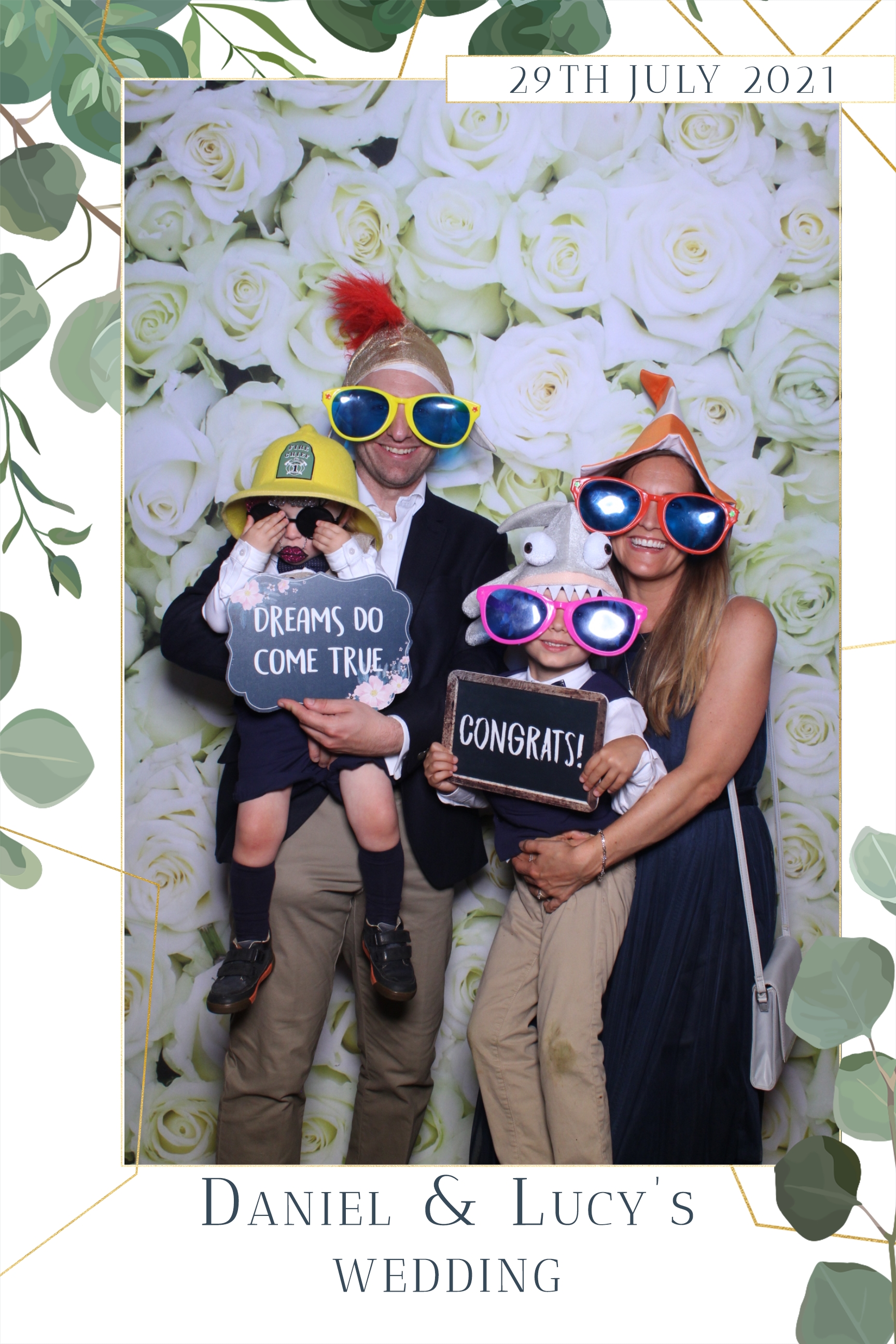 Daniel & Lucy | View more photos from the event at images.mobile-photo-booth.com/u/MobilePhotoBoothUK/Daniel-Lucy