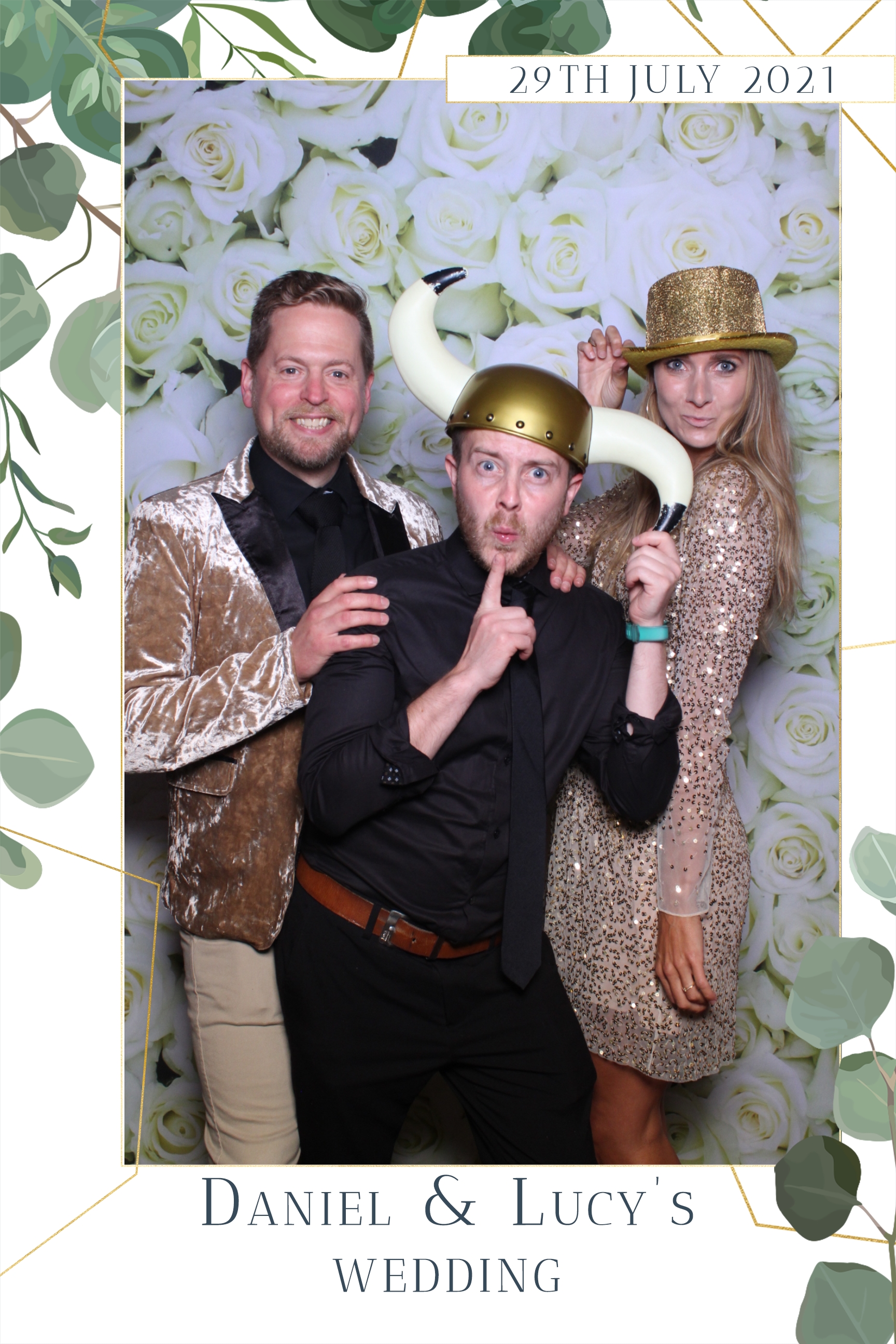 Daniel & Lucy | View more photos from the event at images.mobile-photo-booth.com/u/MobilePhotoBoothUK/Daniel-Lucy