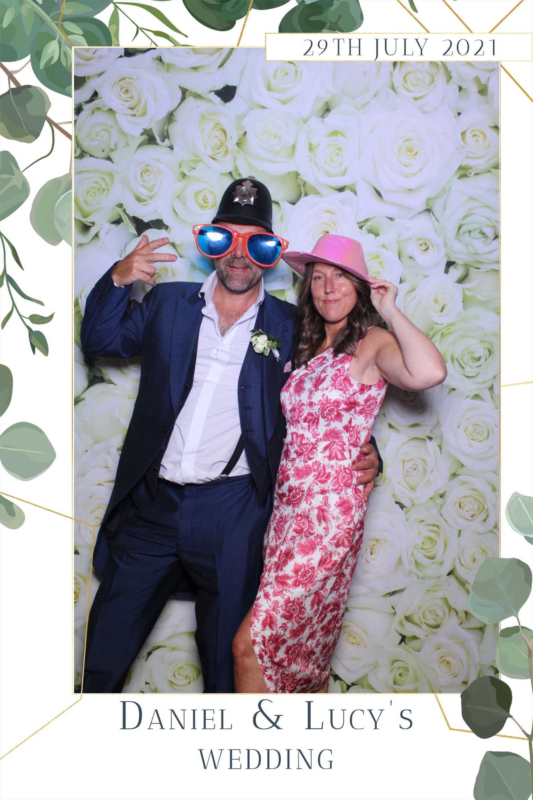 Daniel & Lucy | View more photos from the event at images.mobile-photo-booth.com/u/MobilePhotoBoothUK/Daniel-Lucy