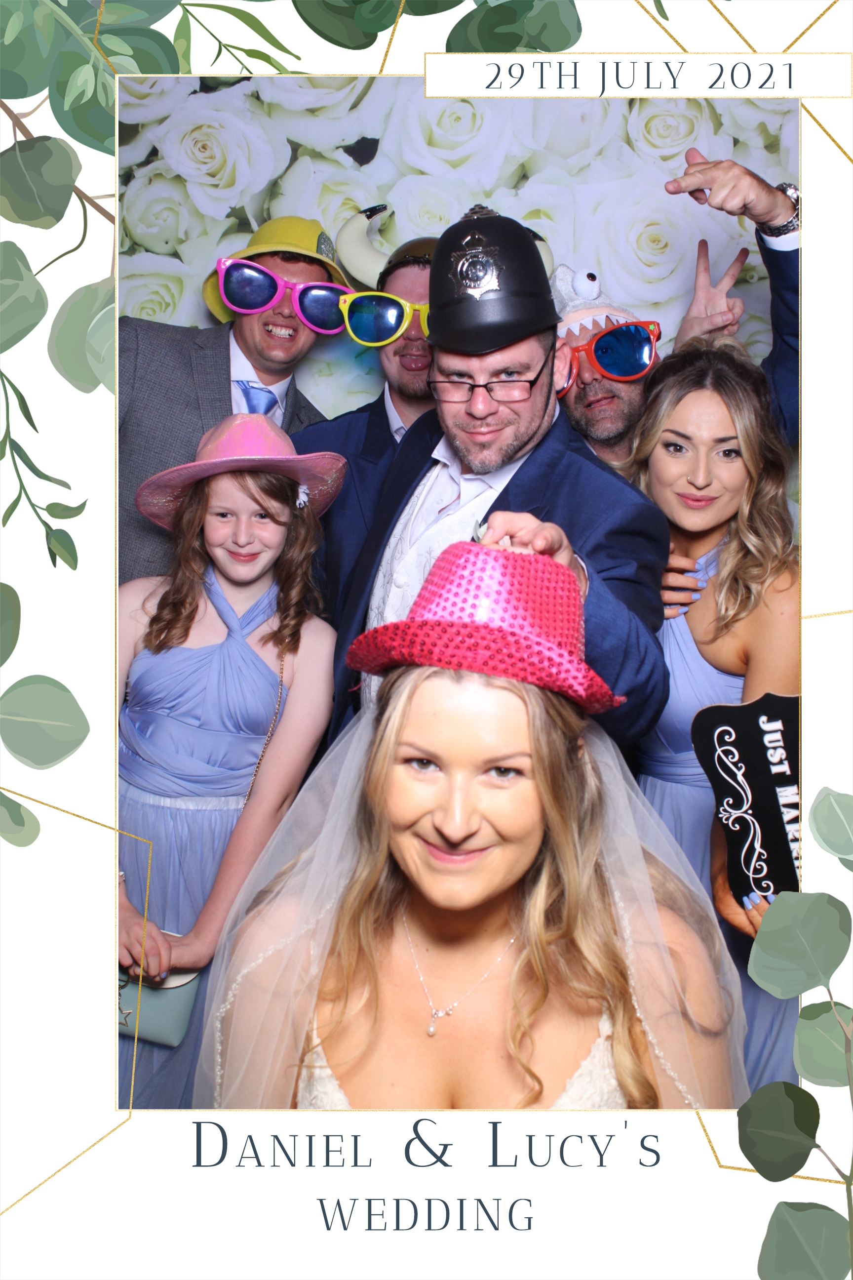 Daniel & Lucy | View more photos from the event at images.mobile-photo-booth.com/u/MobilePhotoBoothUK/Daniel-Lucy