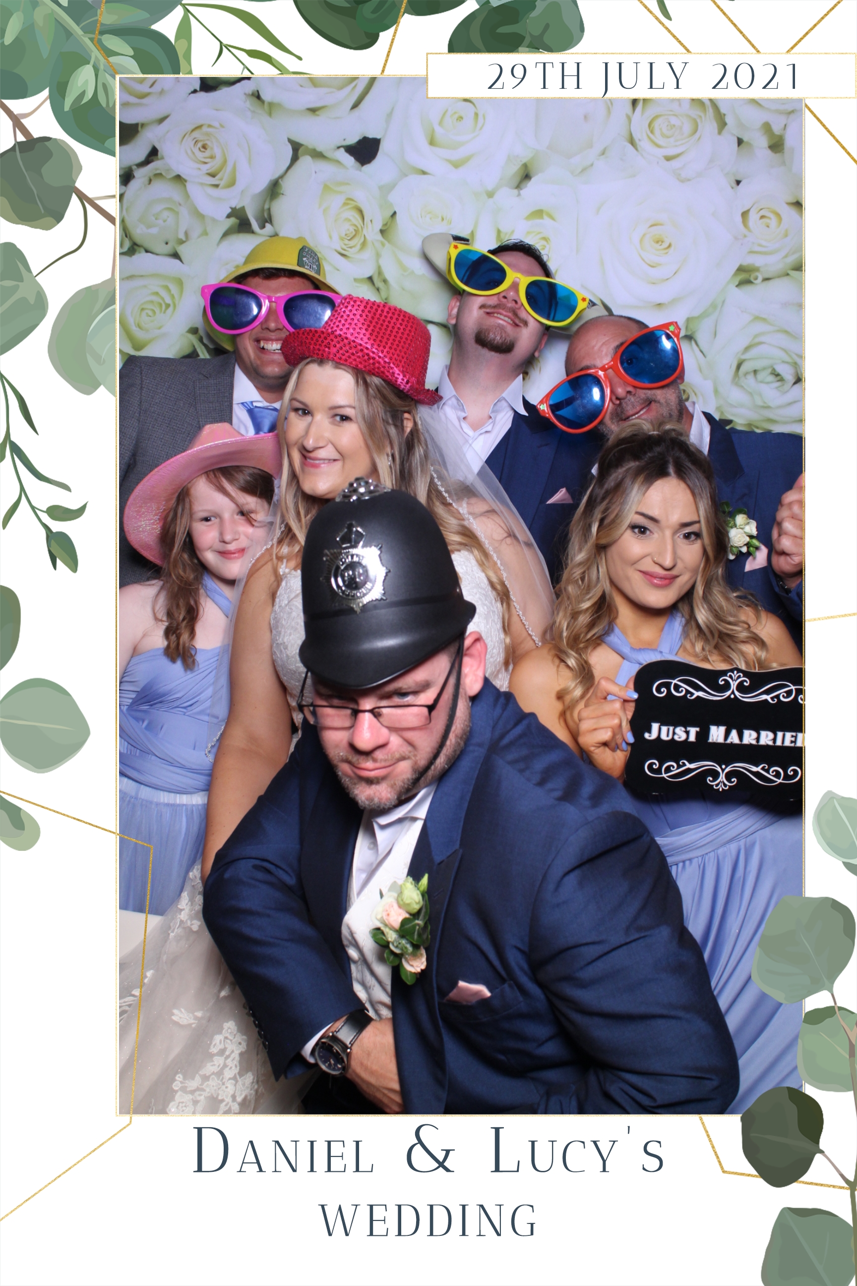 Daniel & Lucy | View more photos from the event at images.mobile-photo-booth.com/u/MobilePhotoBoothUK/Daniel-Lucy