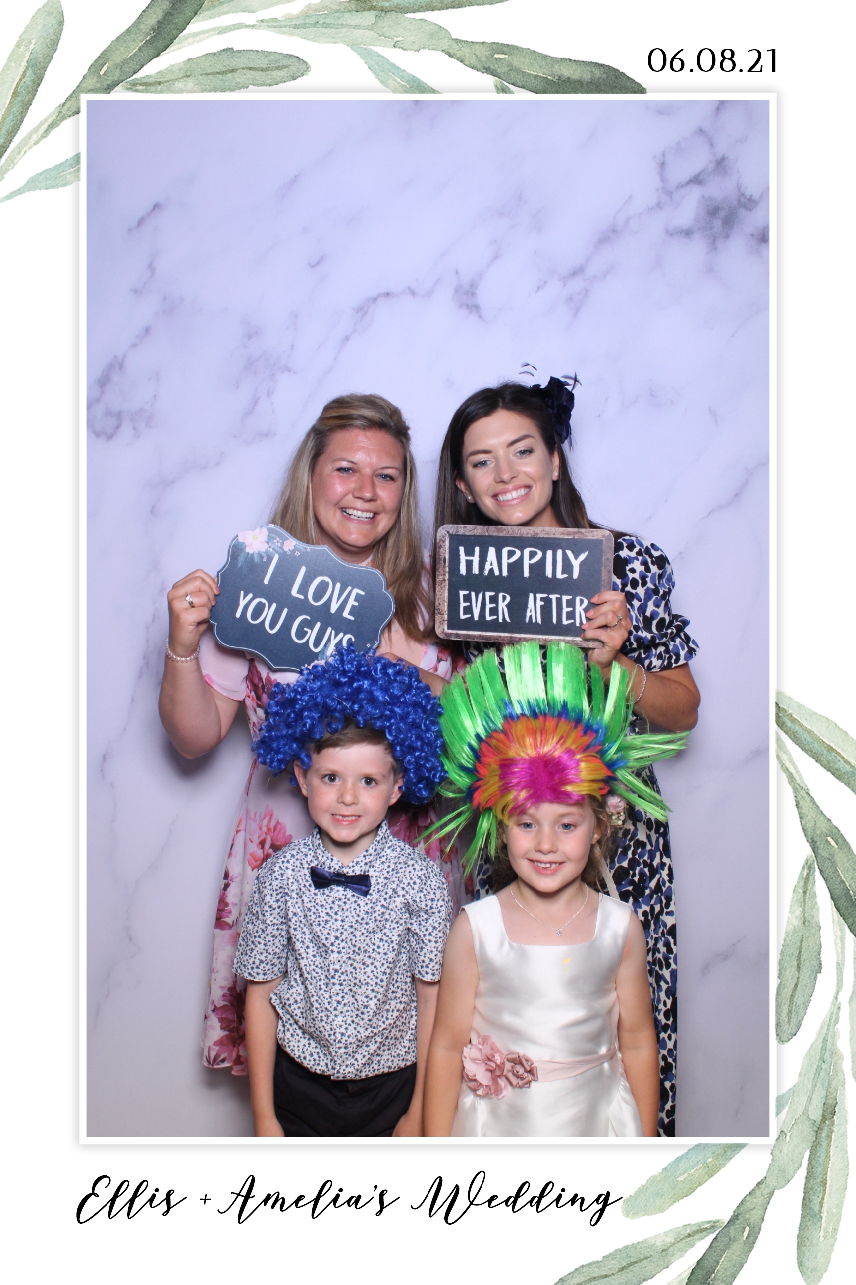 Ellis & Amelia | View more photos from the event at images.mobile-photo-booth.com/u/MobilePhotoBoothUK/Ellis-Amelia