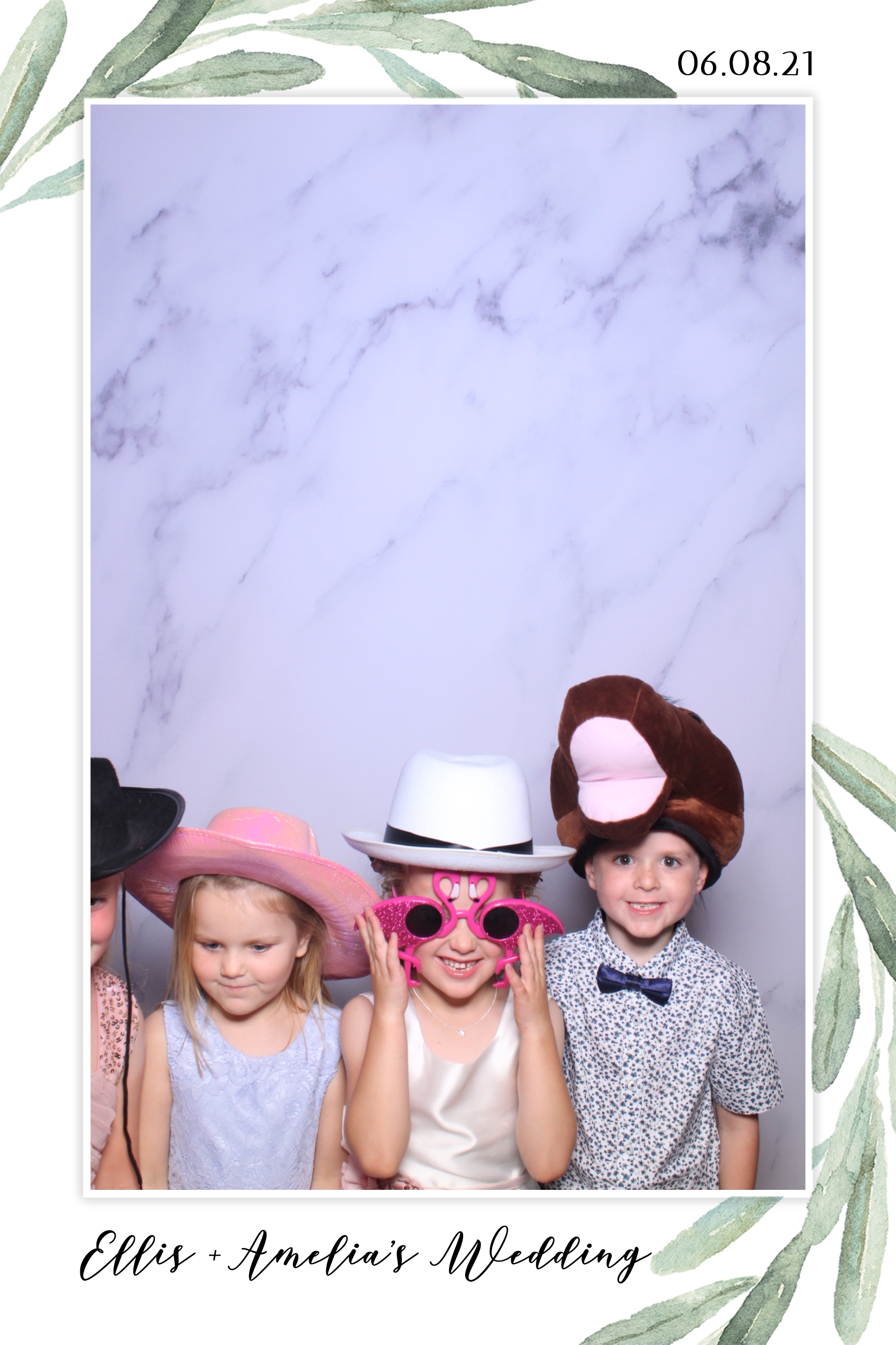 Ellis & Amelia | View more photos from the event at images.mobile-photo-booth.com/u/MobilePhotoBoothUK/Ellis-Amelia