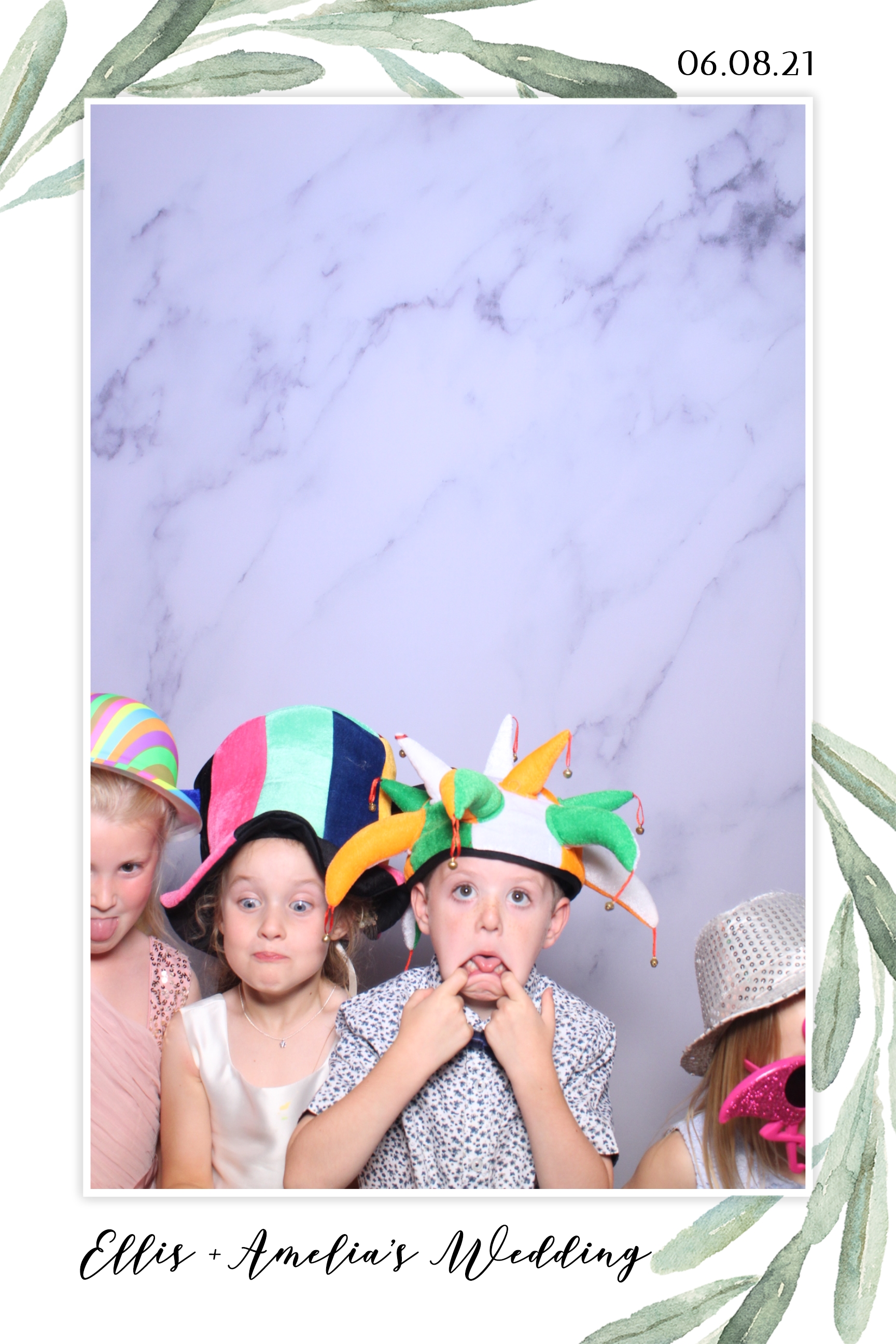 Ellis & Amelia | View more photos from the event at images.mobile-photo-booth.com/u/MobilePhotoBoothUK/Ellis-Amelia