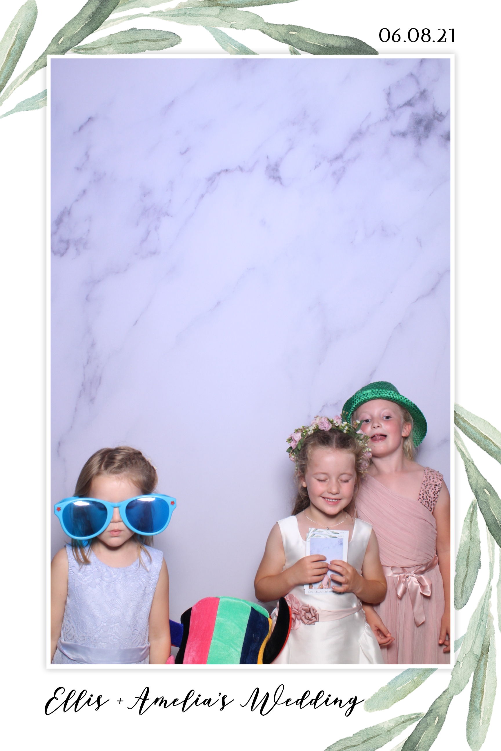 Ellis & Amelia | View more photos from the event at images.mobile-photo-booth.com/u/MobilePhotoBoothUK/Ellis-Amelia