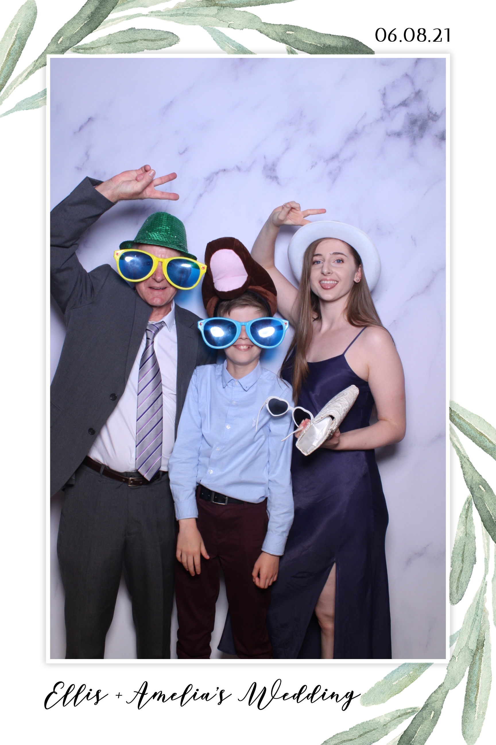 Ellis & Amelia | View more photos from the event at images.mobile-photo-booth.com/u/MobilePhotoBoothUK/Ellis-Amelia