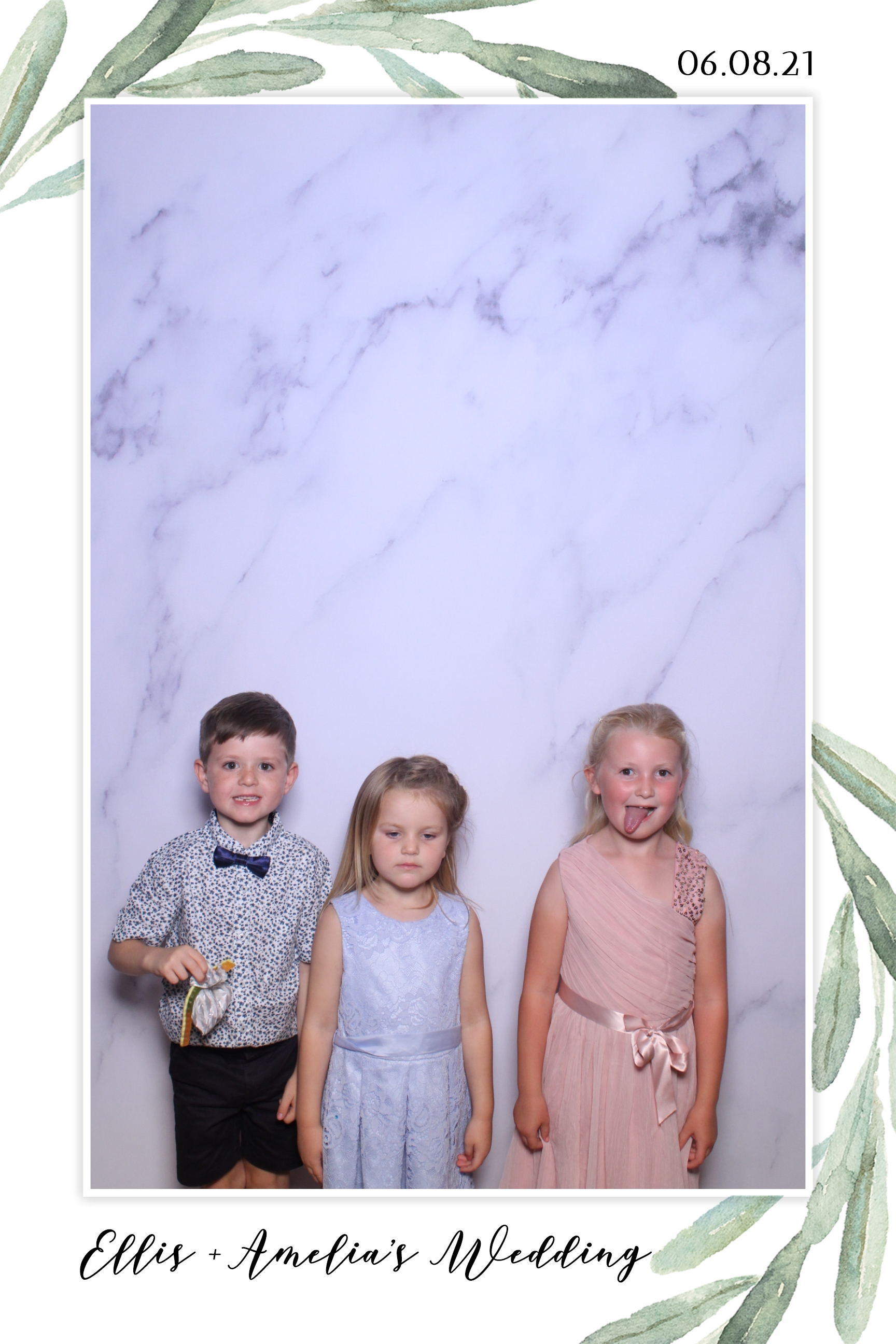 Ellis & Amelia | View more photos from the event at images.mobile-photo-booth.com/u/MobilePhotoBoothUK/Ellis-Amelia