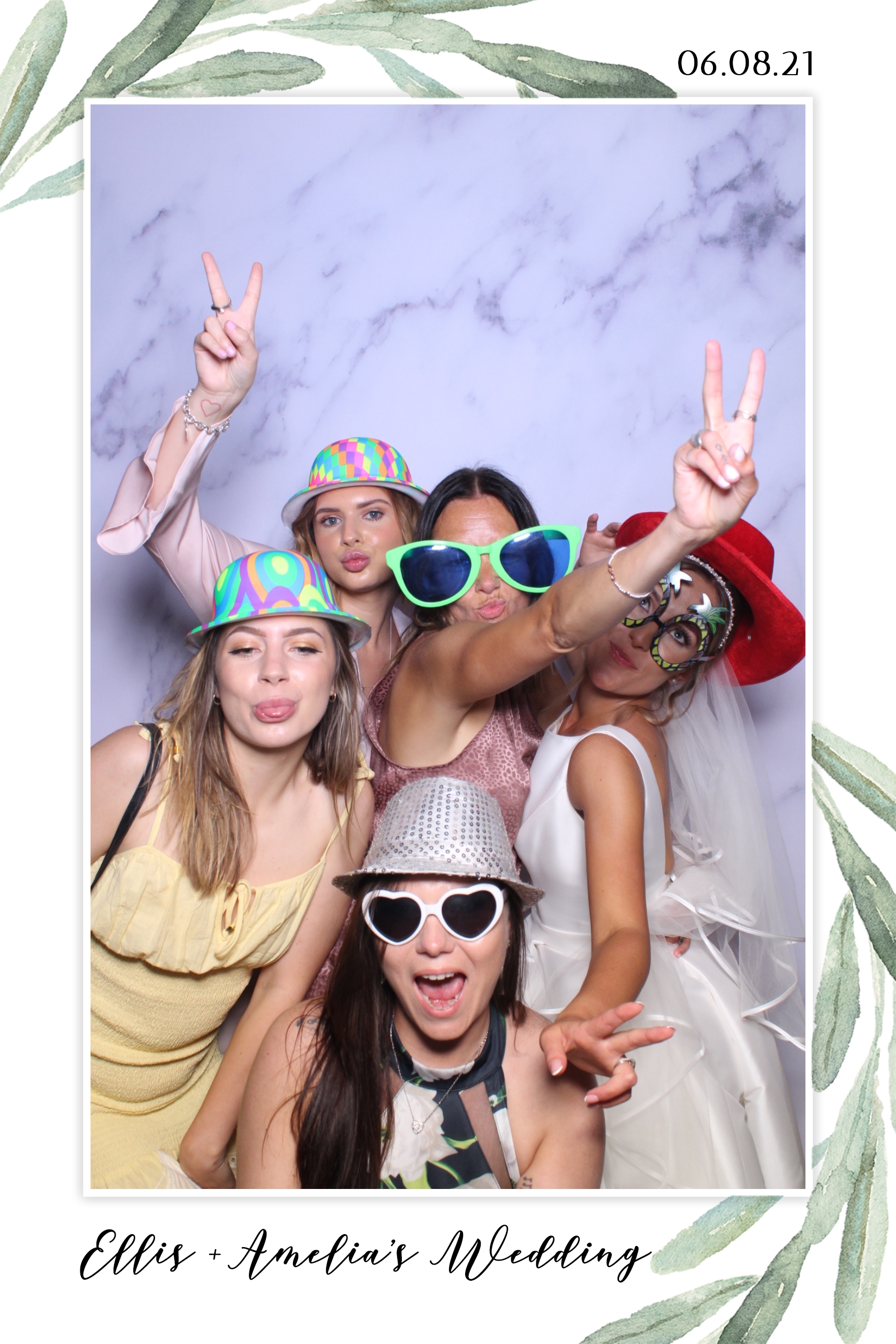 Ellis & Amelia | View more photos from the event at images.mobile-photo-booth.com/u/MobilePhotoBoothUK/Ellis-Amelia
