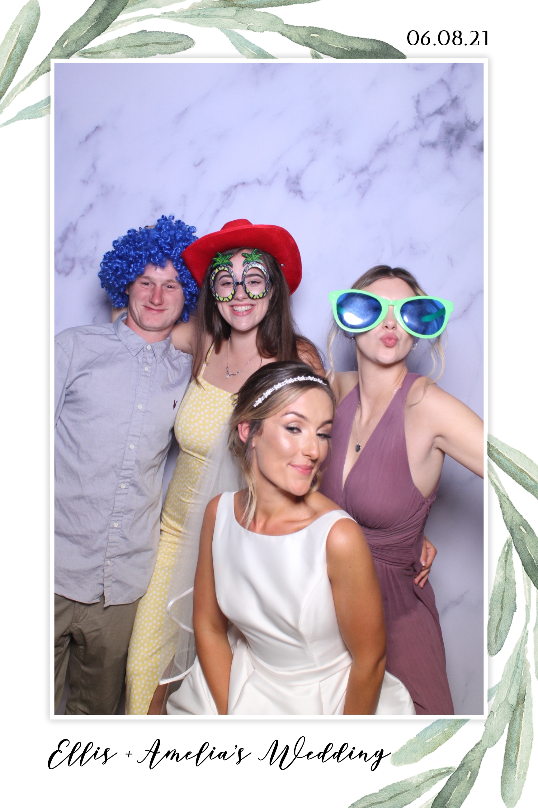 Ellis & Amelia | View more photos from the event at images.mobile-photo-booth.com/u/MobilePhotoBoothUK/Ellis-Amelia