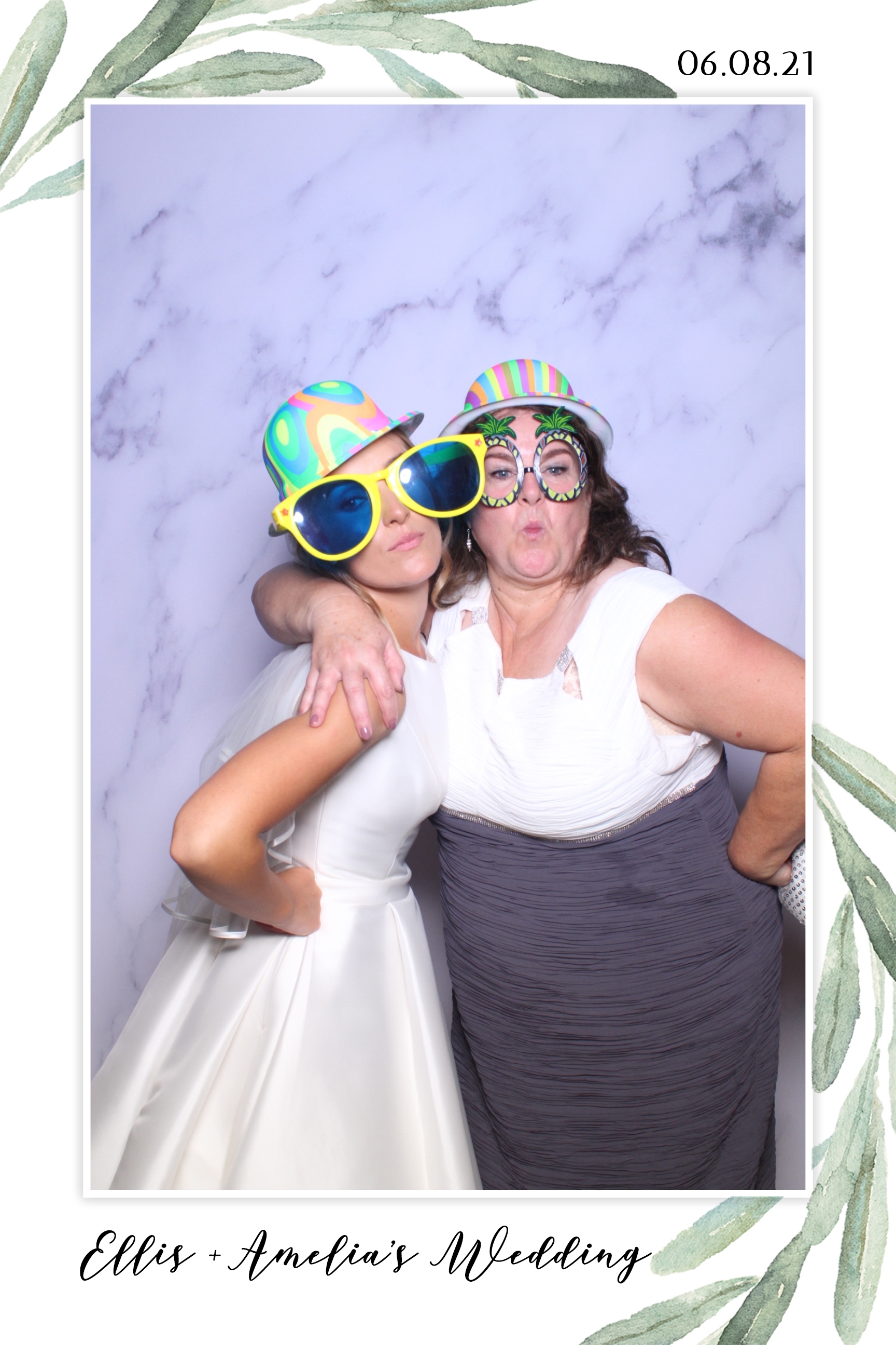 Ellis & Amelia | View more photos from the event at images.mobile-photo-booth.com/u/MobilePhotoBoothUK/Ellis-Amelia