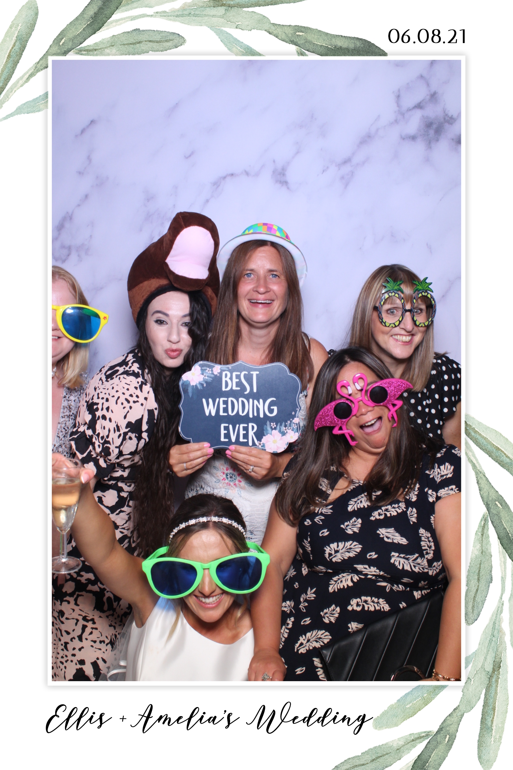 Ellis & Amelia | View more photos from the event at images.mobile-photo-booth.com/u/MobilePhotoBoothUK/Ellis-Amelia
