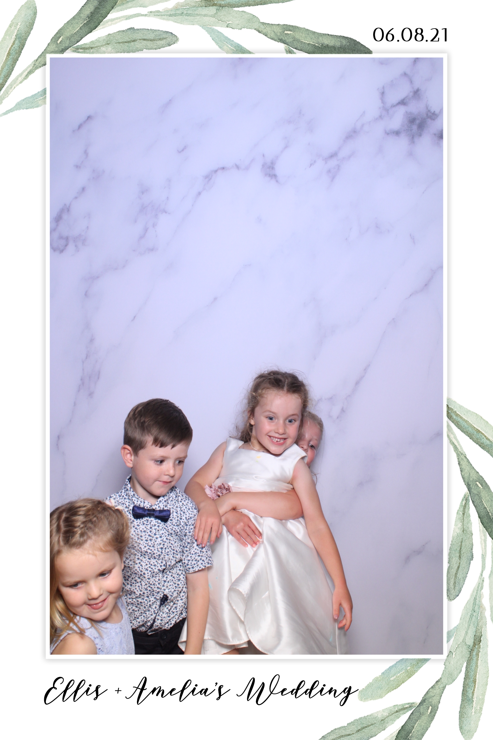 Ellis & Amelia | View more photos from the event at images.mobile-photo-booth.com/u/MobilePhotoBoothUK/Ellis-Amelia