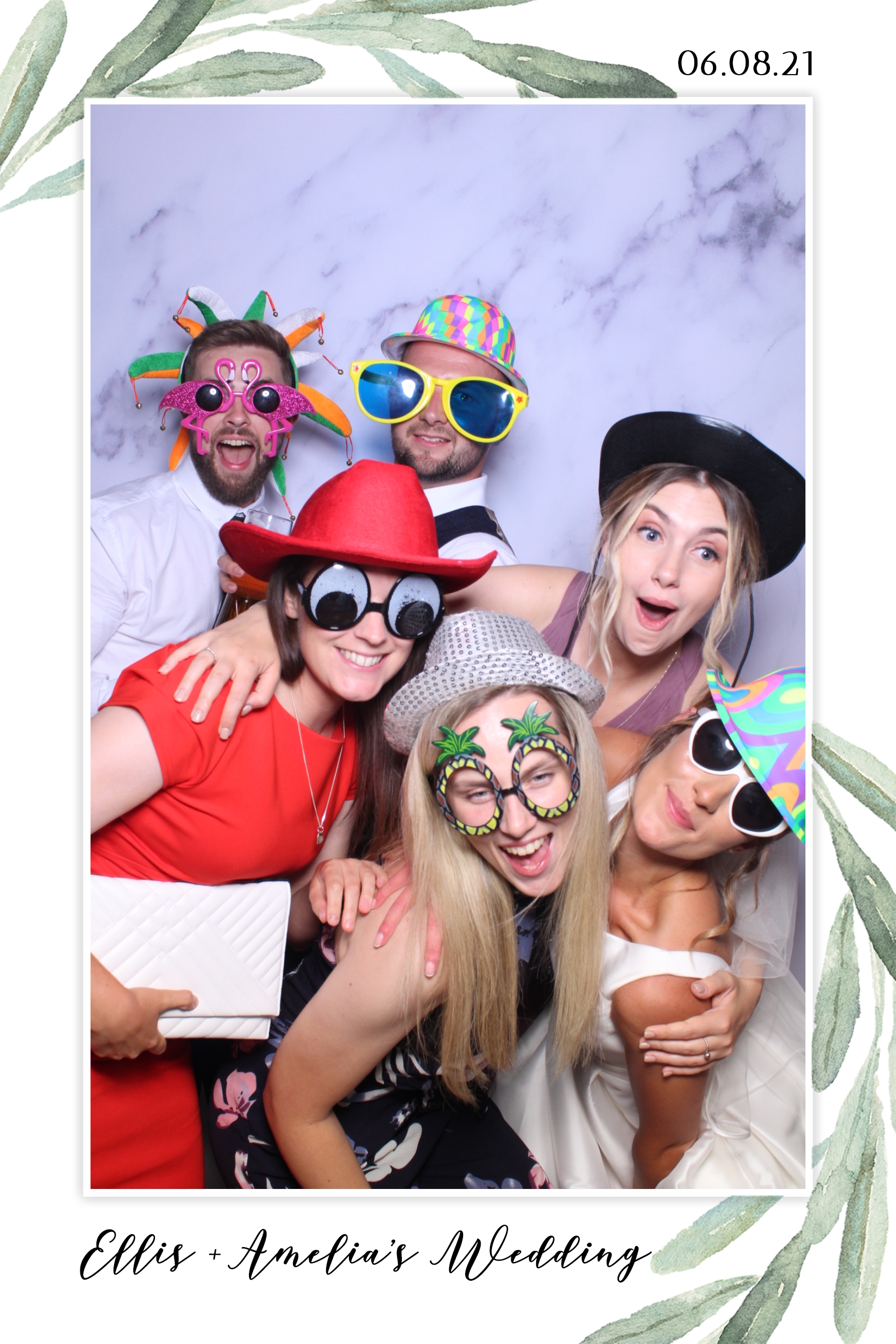 Ellis & Amelia | View more photos from the event at images.mobile-photo-booth.com/u/MobilePhotoBoothUK/Ellis-Amelia