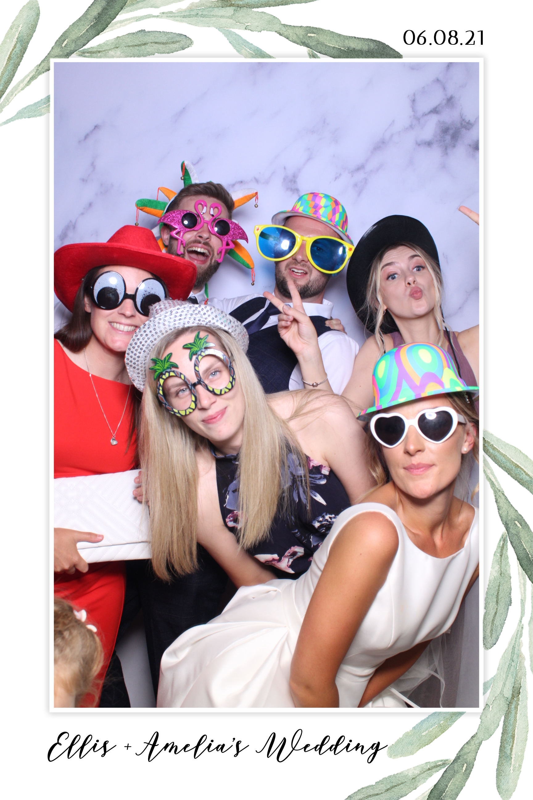 Ellis & Amelia | View more photos from the event at images.mobile-photo-booth.com/u/MobilePhotoBoothUK/Ellis-Amelia