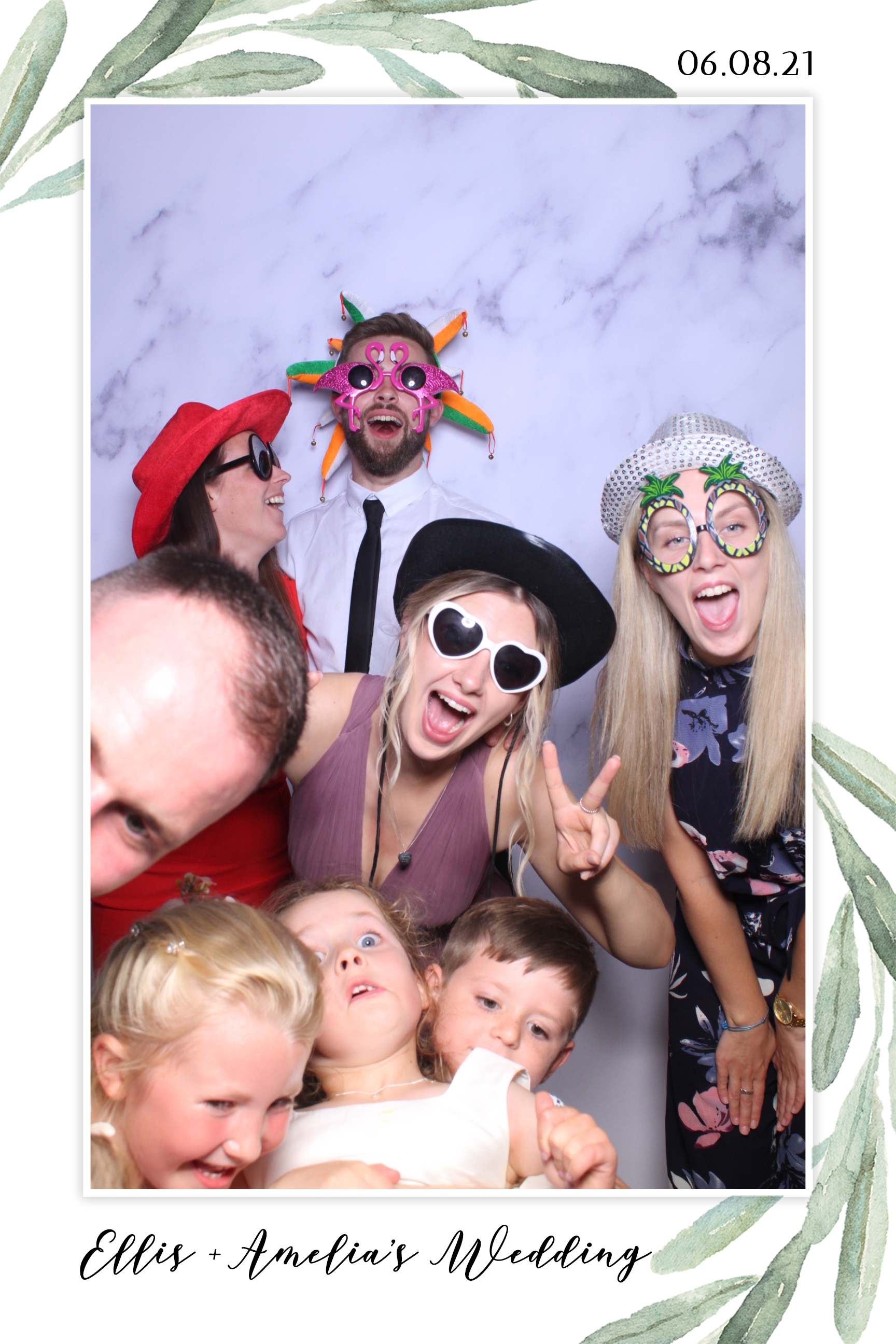 Ellis & Amelia | View more photos from the event at images.mobile-photo-booth.com/u/MobilePhotoBoothUK/Ellis-Amelia
