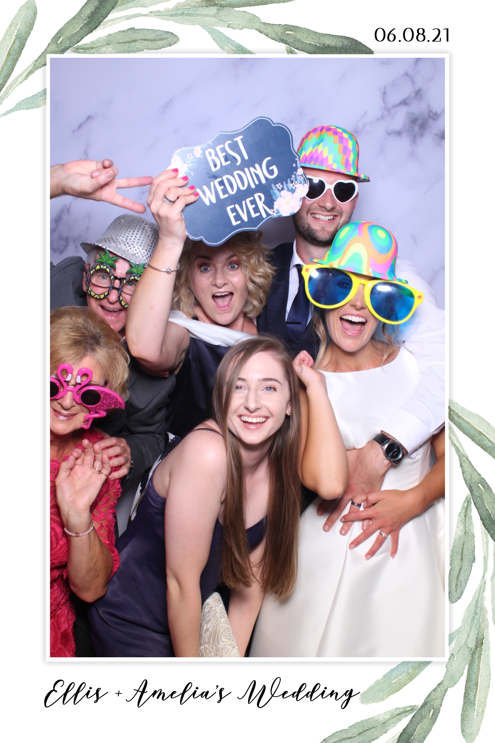 Ellis & Amelia | View more photos from the event at images.mobile-photo-booth.com/u/MobilePhotoBoothUK/Ellis-Amelia