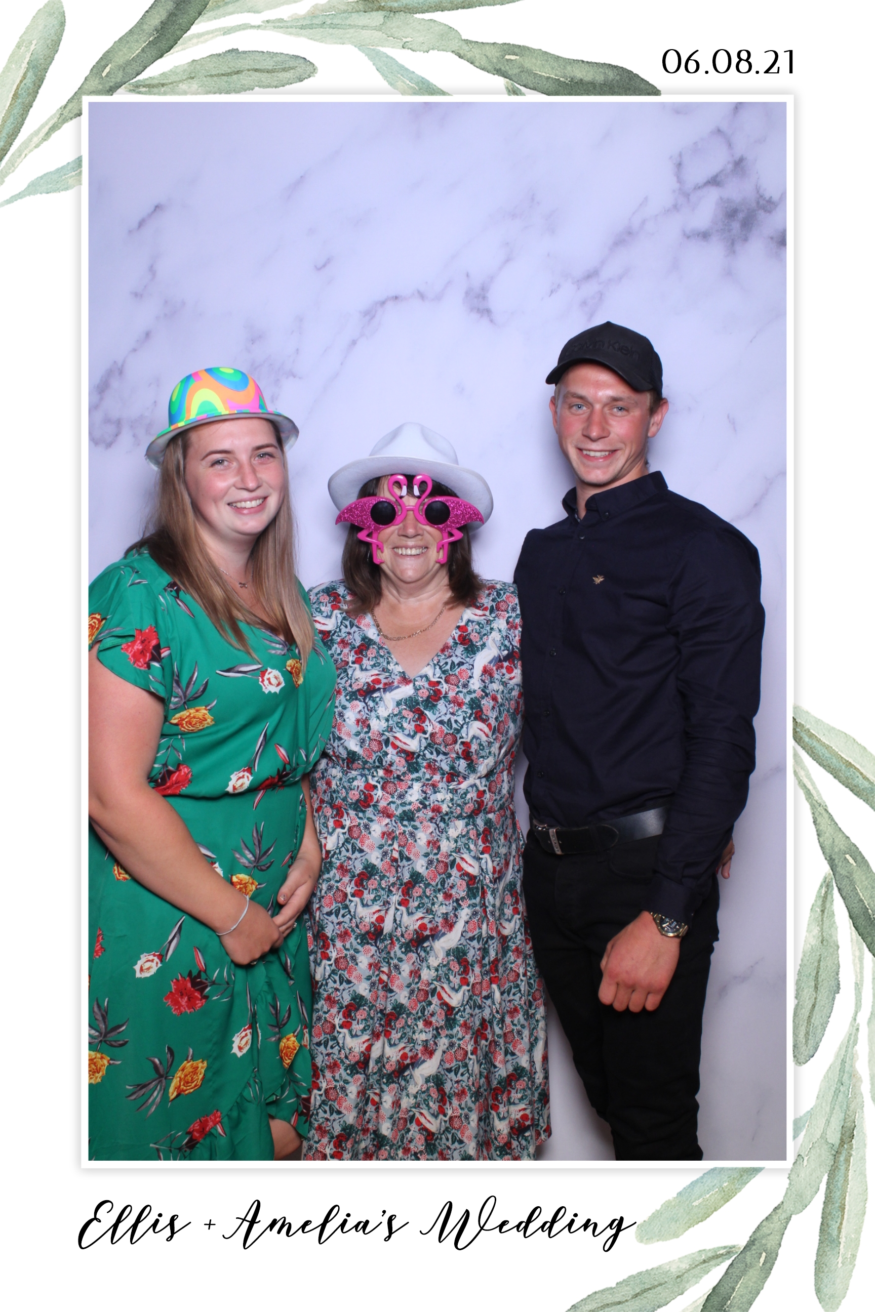 Ellis & Amelia | View more photos from the event at images.mobile-photo-booth.com/u/MobilePhotoBoothUK/Ellis-Amelia