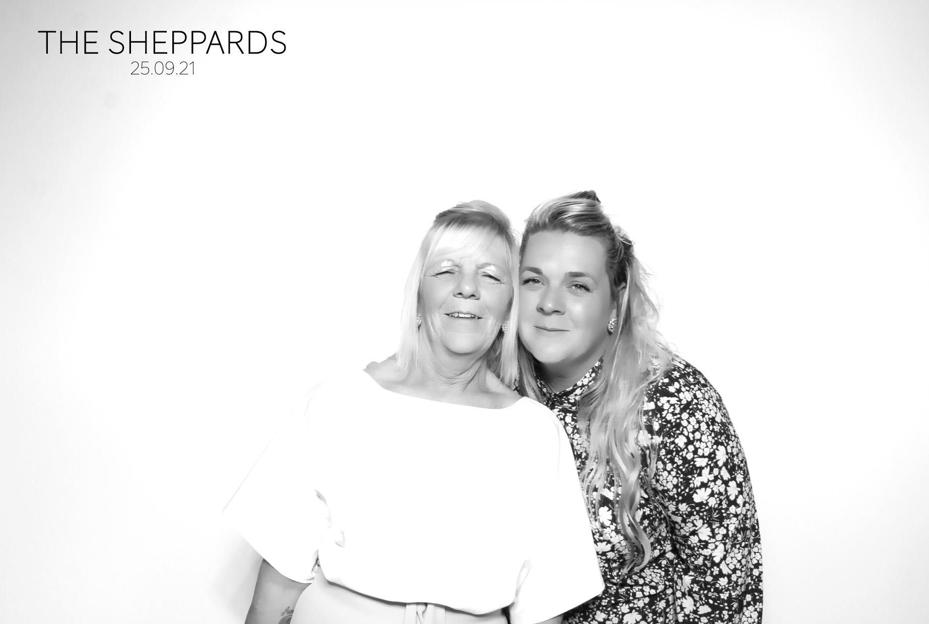 Jodie & Joe | View more photos from the event at images.mobile-photo-booth.com/u/MobilePhotoBoothUK/Jodie-Joe