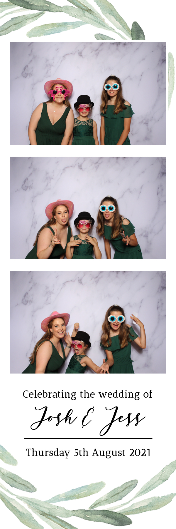 Josh & Jess | View more photos from the event at images.mobile-photo-booth.com/u/MobilePhotoBoothUK/Josh-Jess