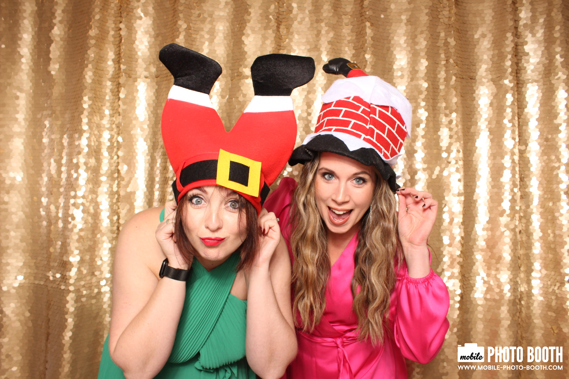 Mike & Molly | View more photos from the event at images.mobile-photo-booth.com/u/MobilePhotoBoothUK/Mike-Molly