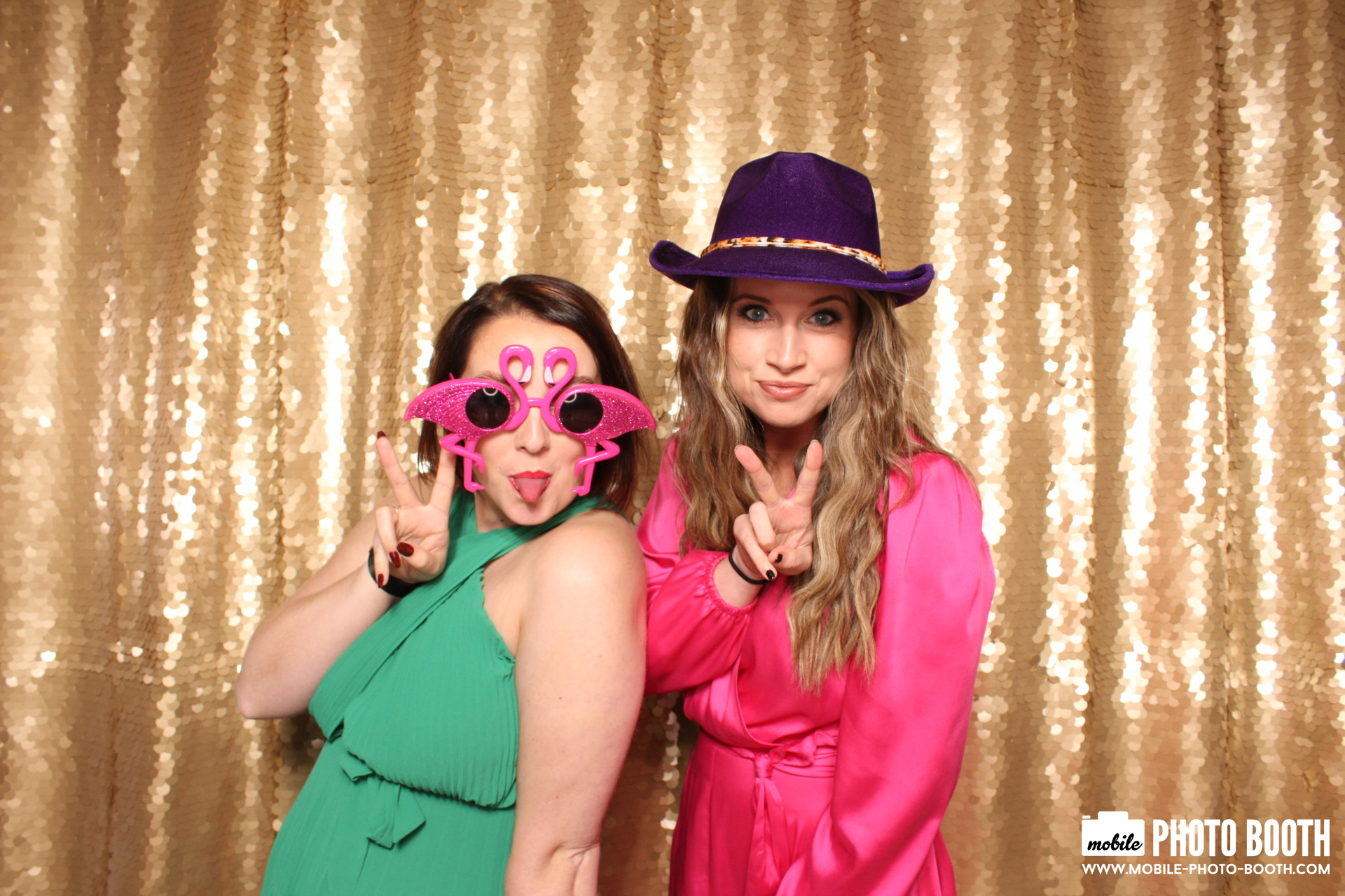 Mike & Molly | View more photos from the event at images.mobile-photo-booth.com/u/MobilePhotoBoothUK/Mike-Molly