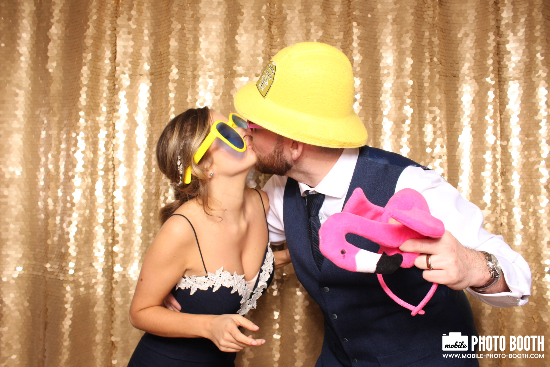 Mike & Molly | View more photos from the event at images.mobile-photo-booth.com/u/MobilePhotoBoothUK/Mike-Molly