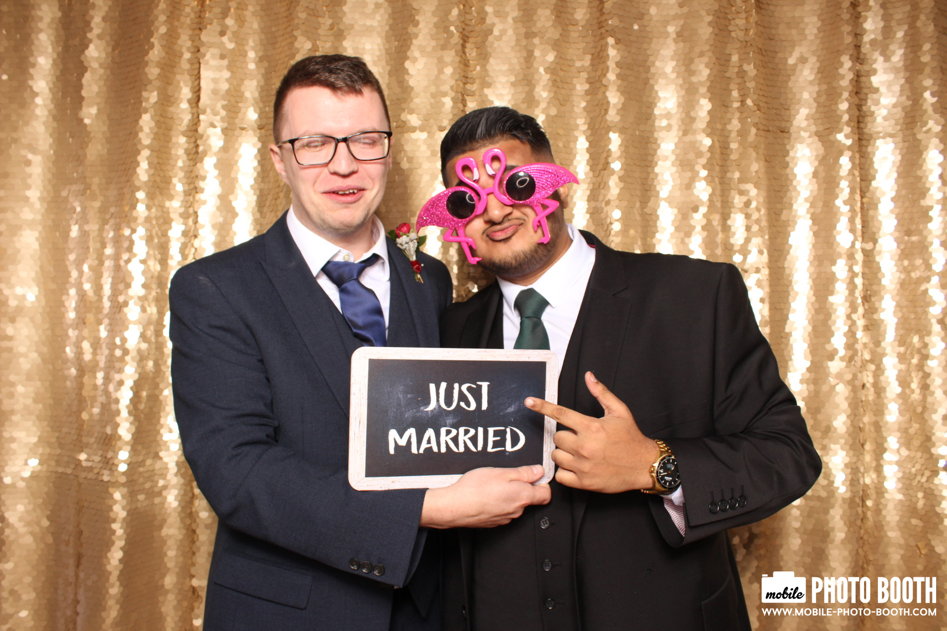 Mike & Molly | View more photos from the event at images.mobile-photo-booth.com/u/MobilePhotoBoothUK/Mike-Molly
