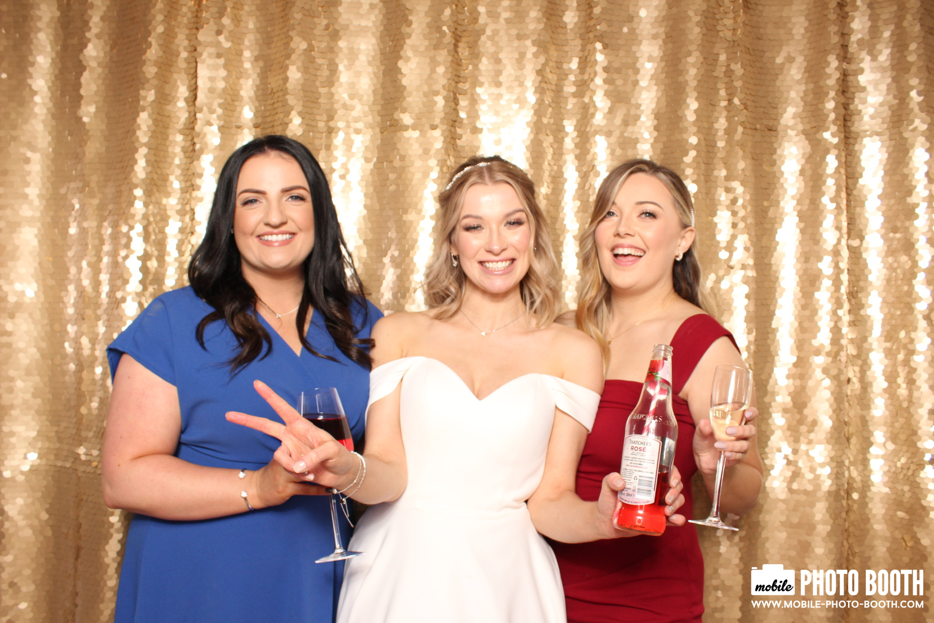 Mike & Molly | View more photos from the event at images.mobile-photo-booth.com/u/MobilePhotoBoothUK/Mike-Molly