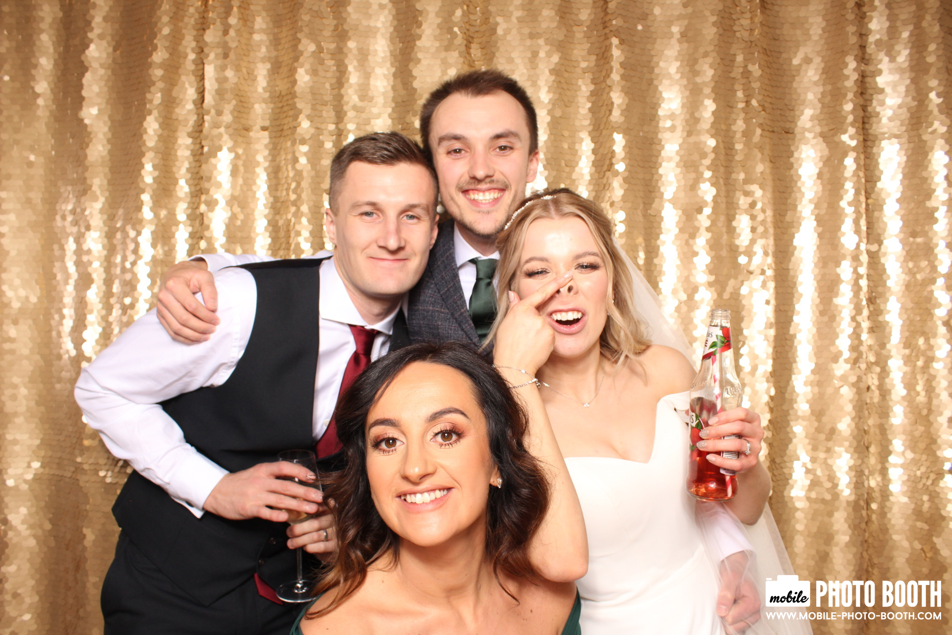 Mike & Molly | View more photos from the event at images.mobile-photo-booth.com/u/MobilePhotoBoothUK/Mike-Molly