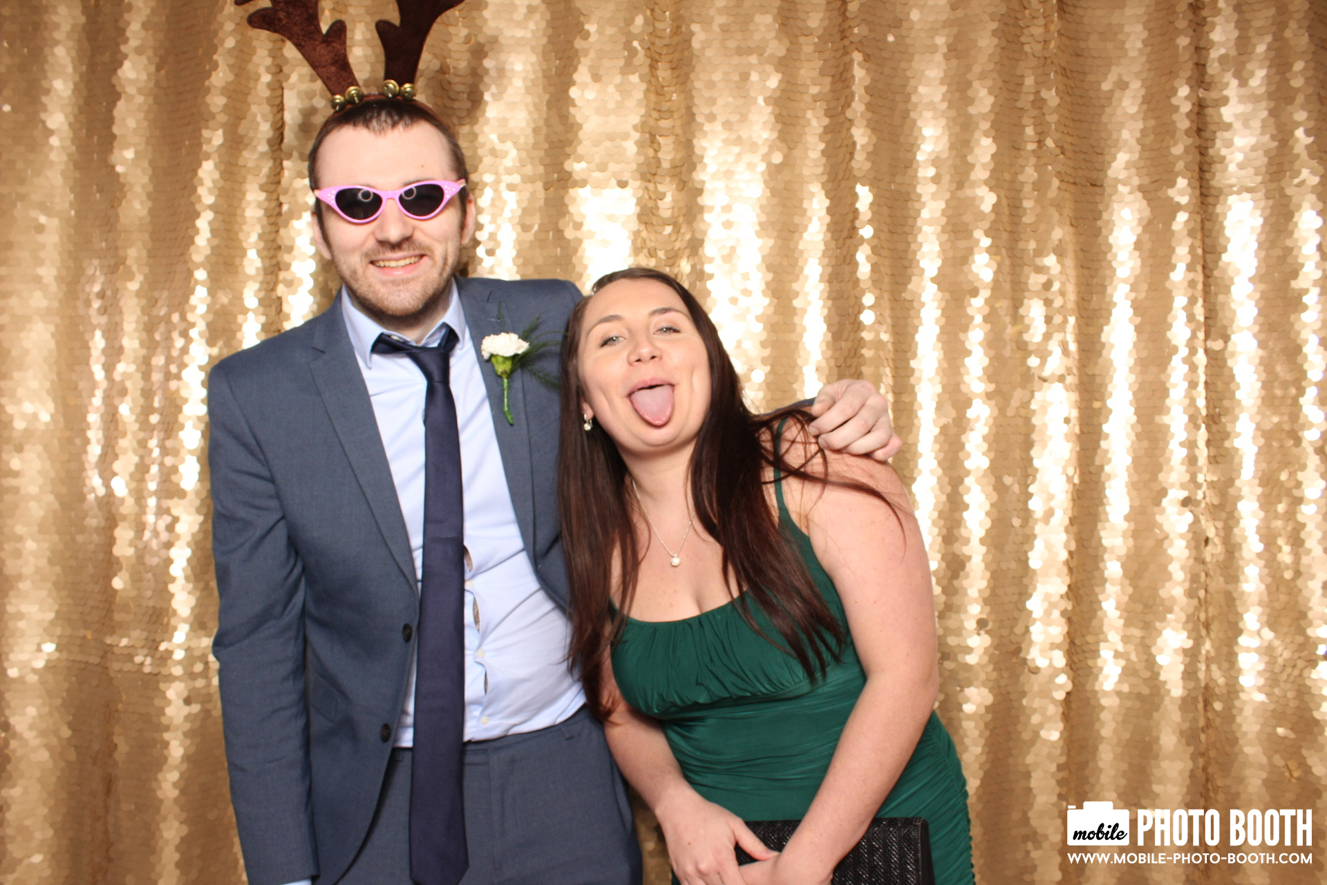 Mike & Molly | View more photos from the event at images.mobile-photo-booth.com/u/MobilePhotoBoothUK/Mike-Molly