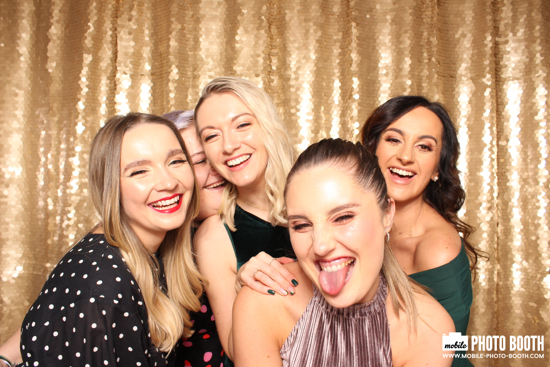 Mike & Molly | View more photos from the event at images.mobile-photo-booth.com/u/MobilePhotoBoothUK/Mike-Molly