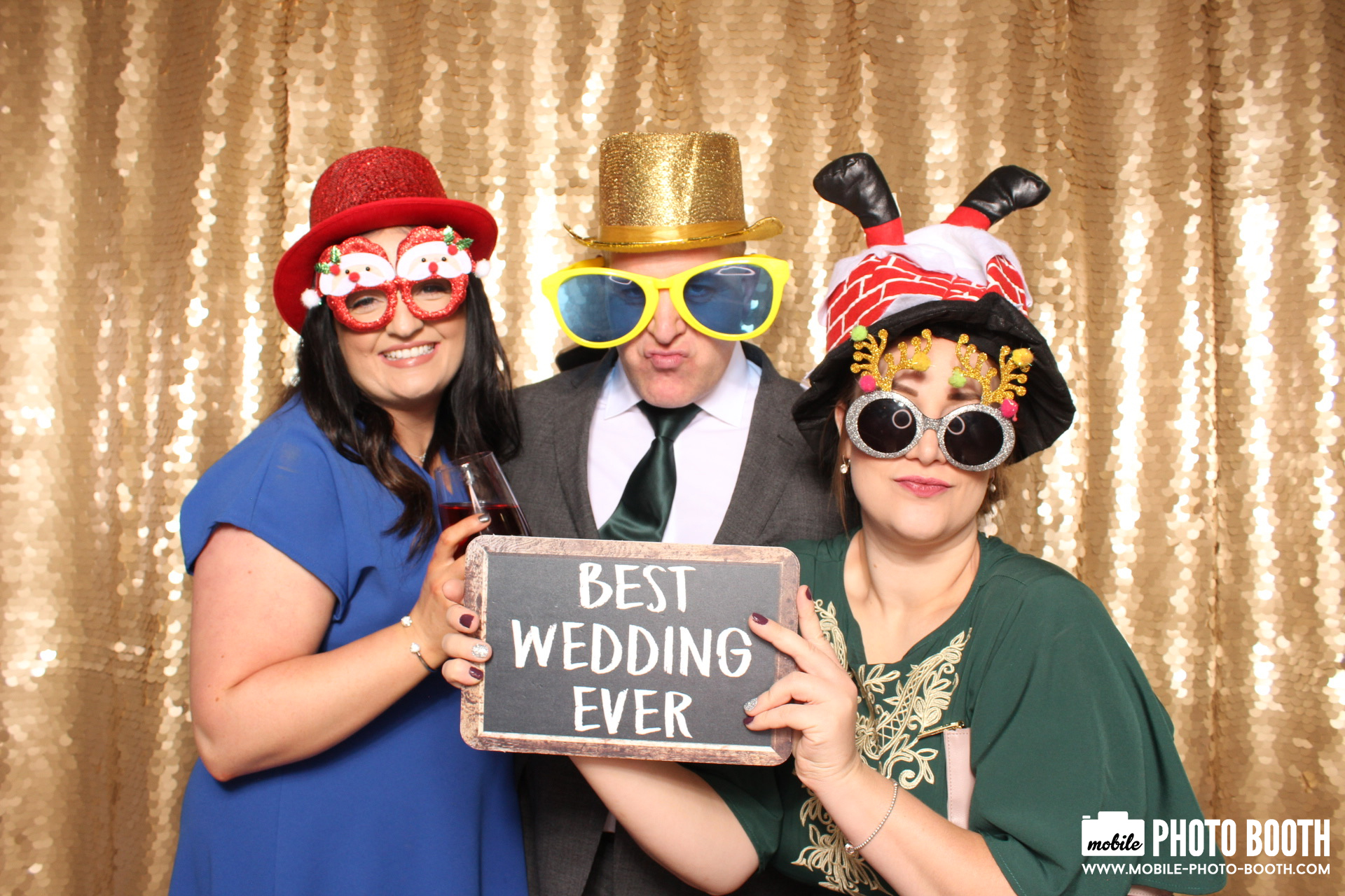Mike & Molly | View more photos from the event at images.mobile-photo-booth.com/u/MobilePhotoBoothUK/Mike-Molly
