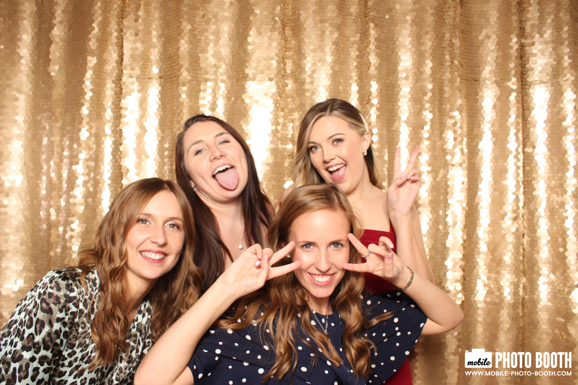 Mike & Molly | View more photos from the event at images.mobile-photo-booth.com/u/MobilePhotoBoothUK/Mike-Molly