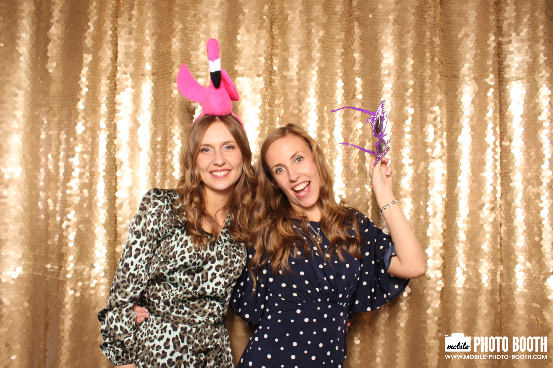 Mike & Molly | View more photos from the event at images.mobile-photo-booth.com/u/MobilePhotoBoothUK/Mike-Molly
