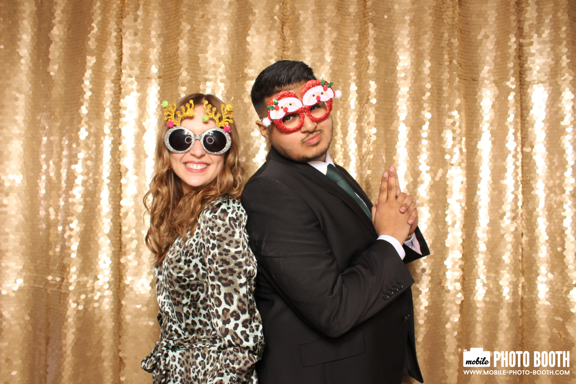 Mike & Molly | View more photos from the event at images.mobile-photo-booth.com/u/MobilePhotoBoothUK/Mike-Molly