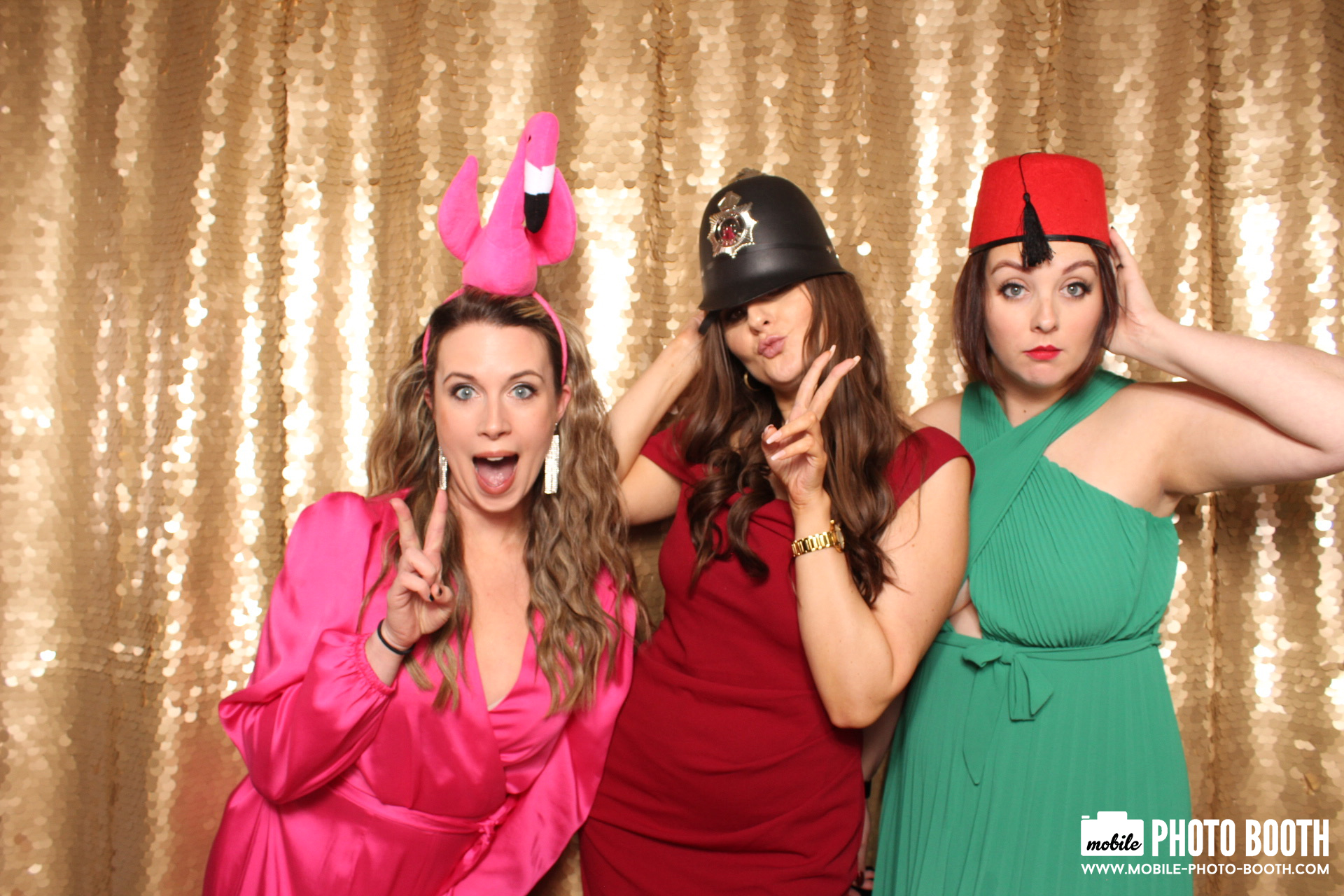 Mike & Molly | View more photos from the event at images.mobile-photo-booth.com/u/MobilePhotoBoothUK/Mike-Molly