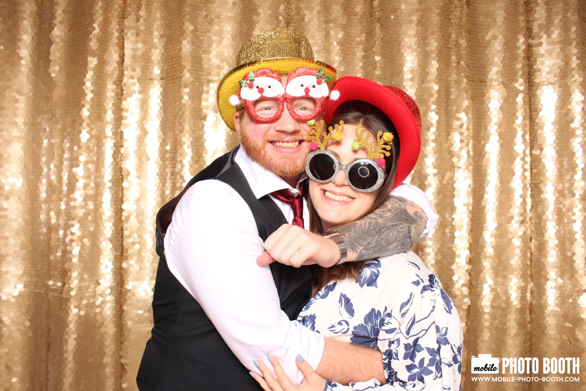 Mike & Molly | View more photos from the event at images.mobile-photo-booth.com/u/MobilePhotoBoothUK/Mike-Molly