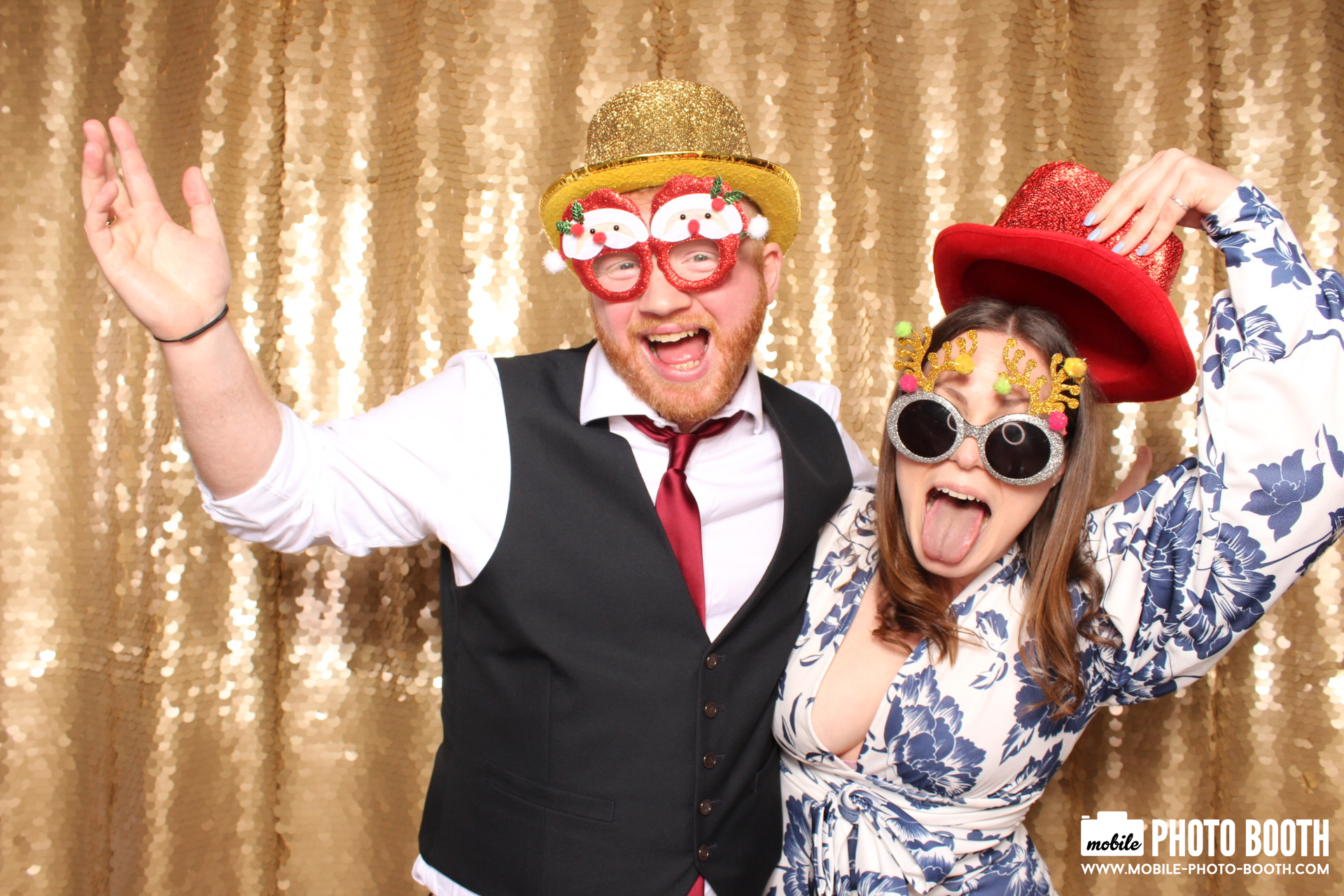 Mike & Molly | View more photos from the event at images.mobile-photo-booth.com/u/MobilePhotoBoothUK/Mike-Molly