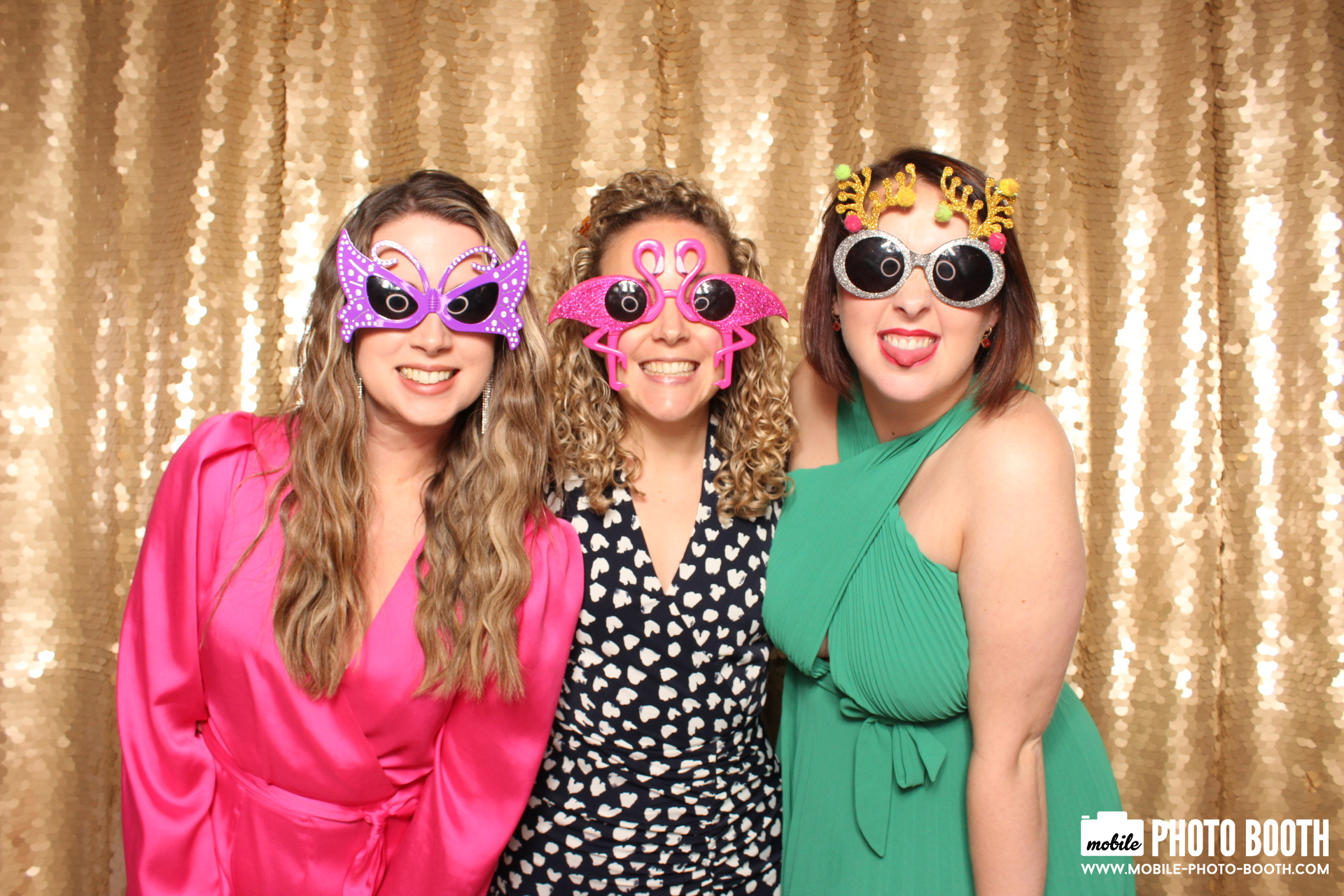 Mike & Molly | View more photos from the event at images.mobile-photo-booth.com/u/MobilePhotoBoothUK/Mike-Molly