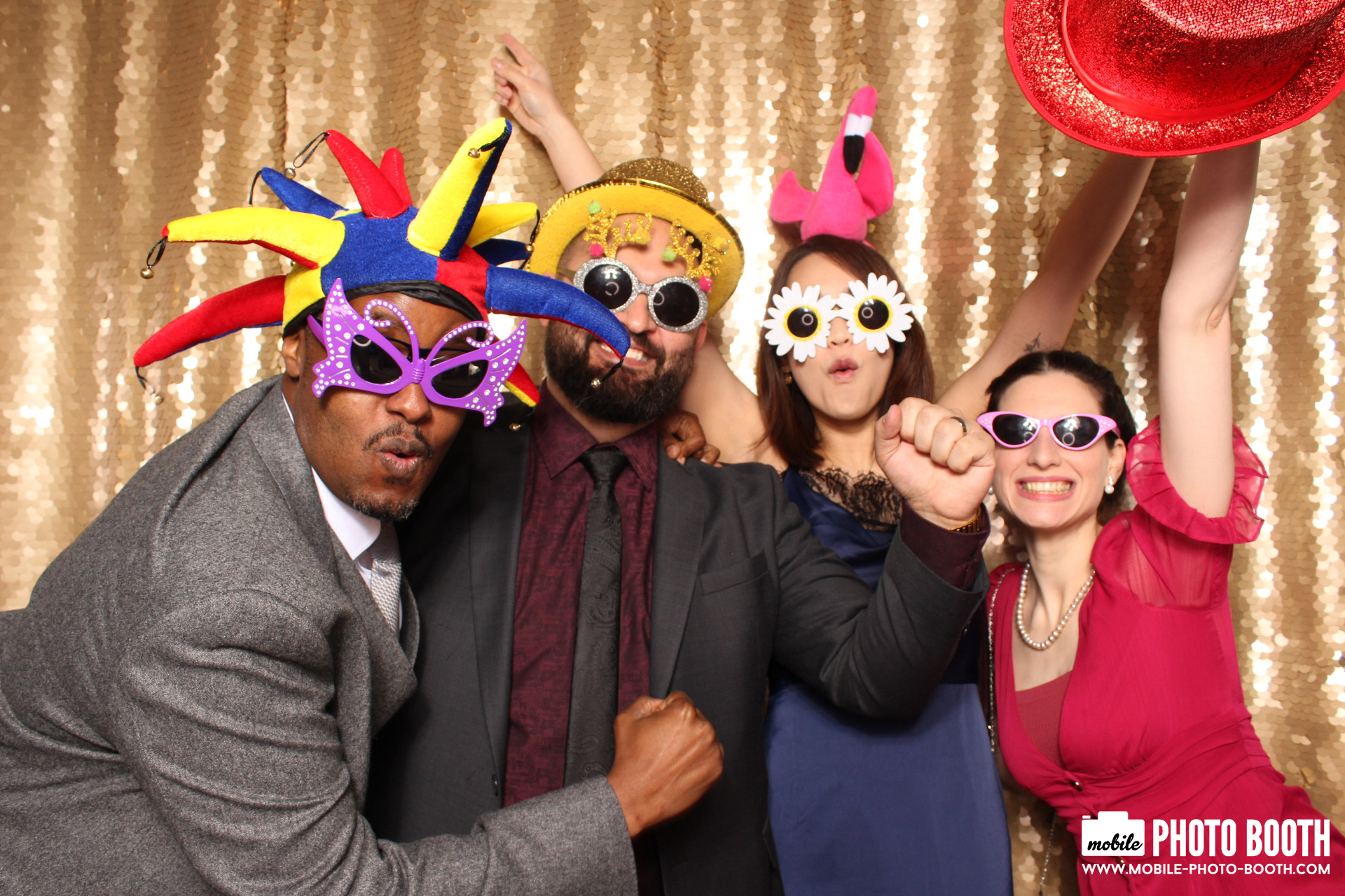 Mike & Molly | View more photos from the event at images.mobile-photo-booth.com/u/MobilePhotoBoothUK/Mike-Molly