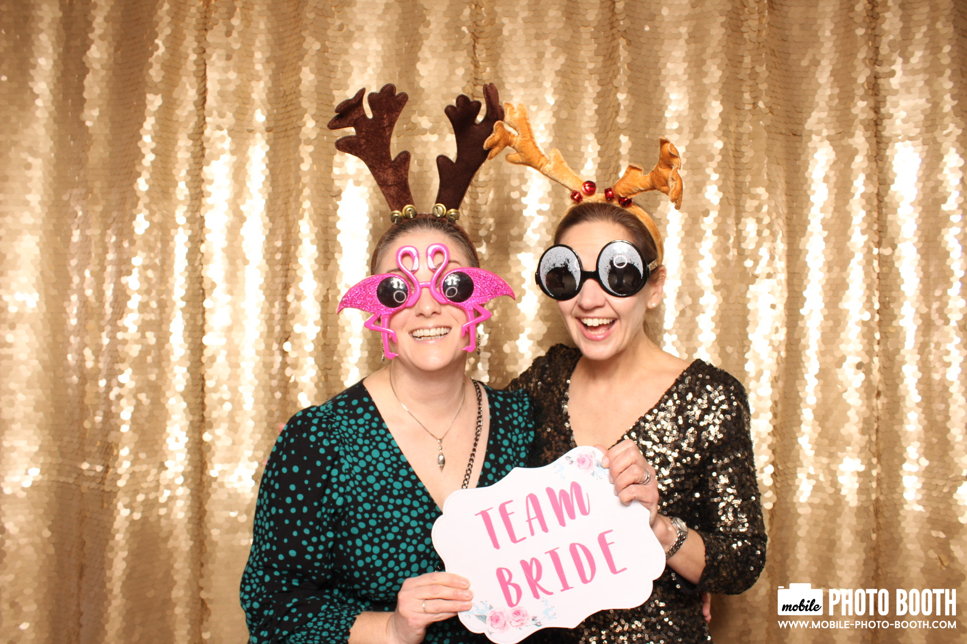 Mike & Molly | View more photos from the event at images.mobile-photo-booth.com/u/MobilePhotoBoothUK/Mike-Molly
