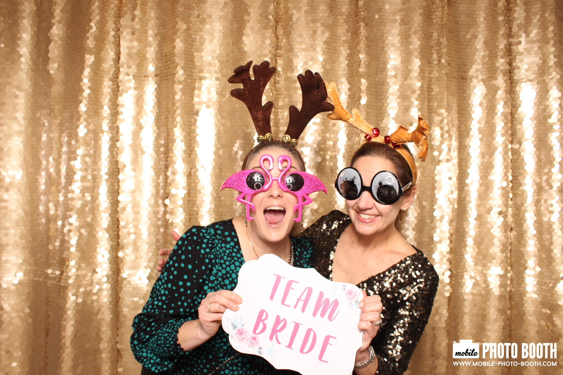 Mike & Molly | View more photos from the event at images.mobile-photo-booth.com/u/MobilePhotoBoothUK/Mike-Molly