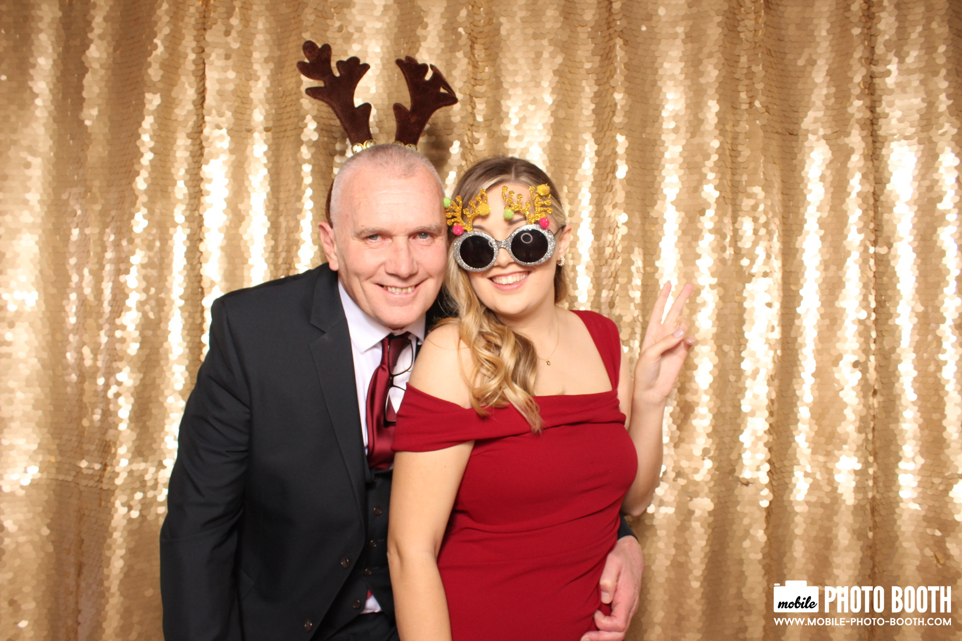 Mike & Molly | View more photos from the event at images.mobile-photo-booth.com/u/MobilePhotoBoothUK/Mike-Molly