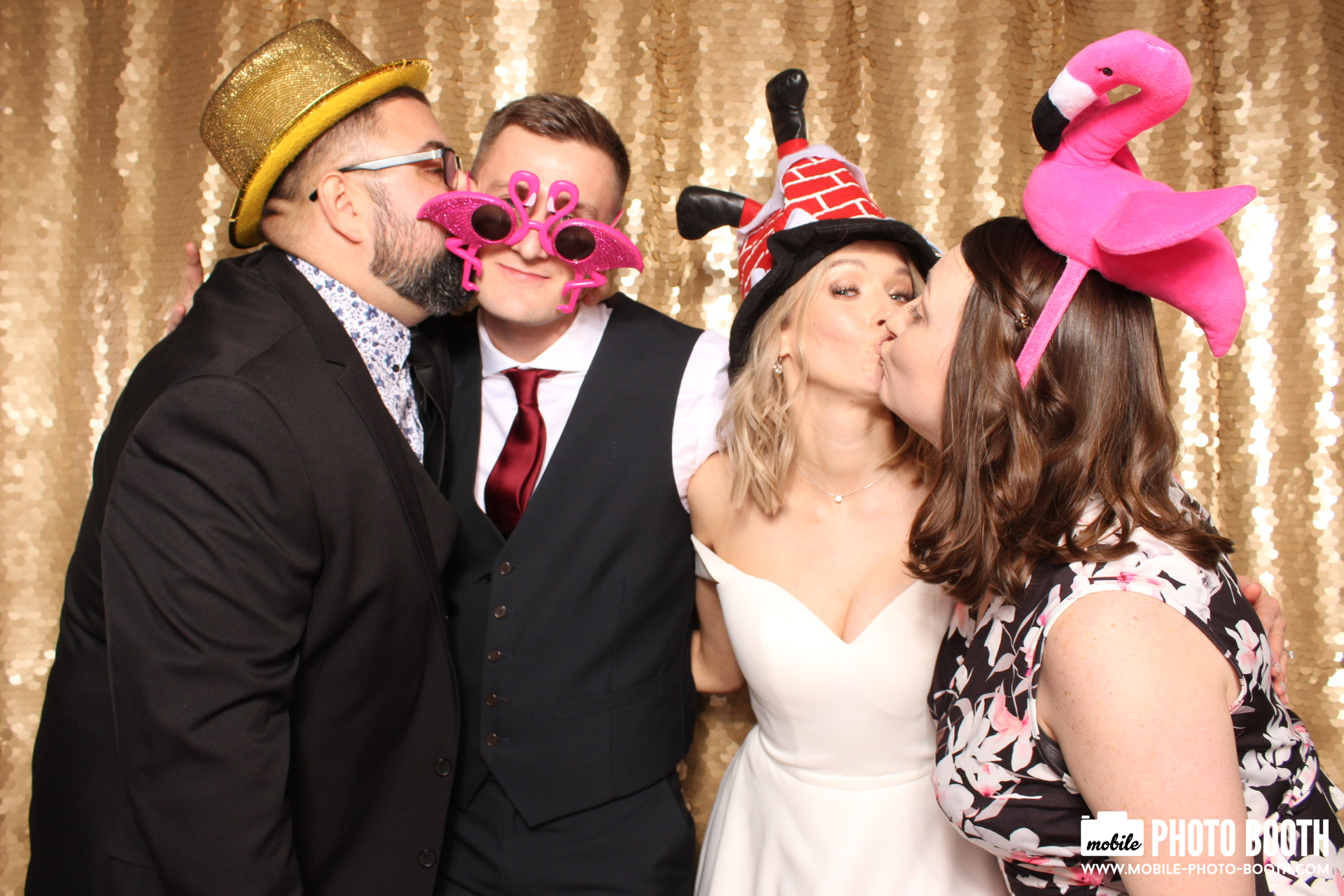 Mike & Molly | View more photos from the event at images.mobile-photo-booth.com/u/MobilePhotoBoothUK/Mike-Molly