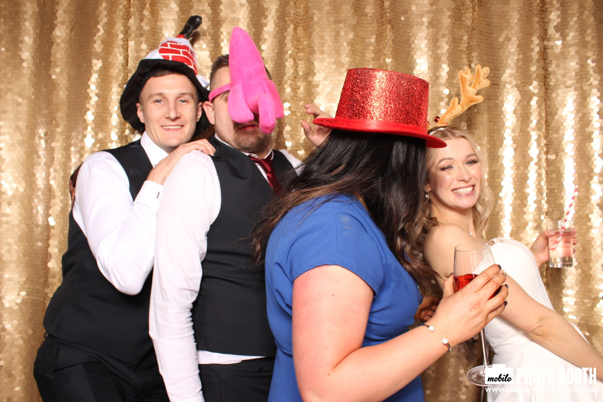 Mike & Molly | View more photos from the event at images.mobile-photo-booth.com/u/MobilePhotoBoothUK/Mike-Molly