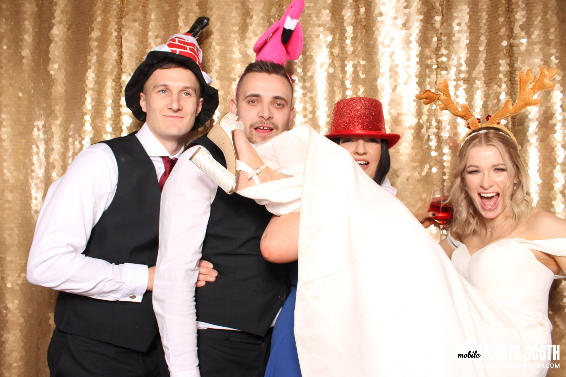 Mike & Molly | View more photos from the event at images.mobile-photo-booth.com/u/MobilePhotoBoothUK/Mike-Molly