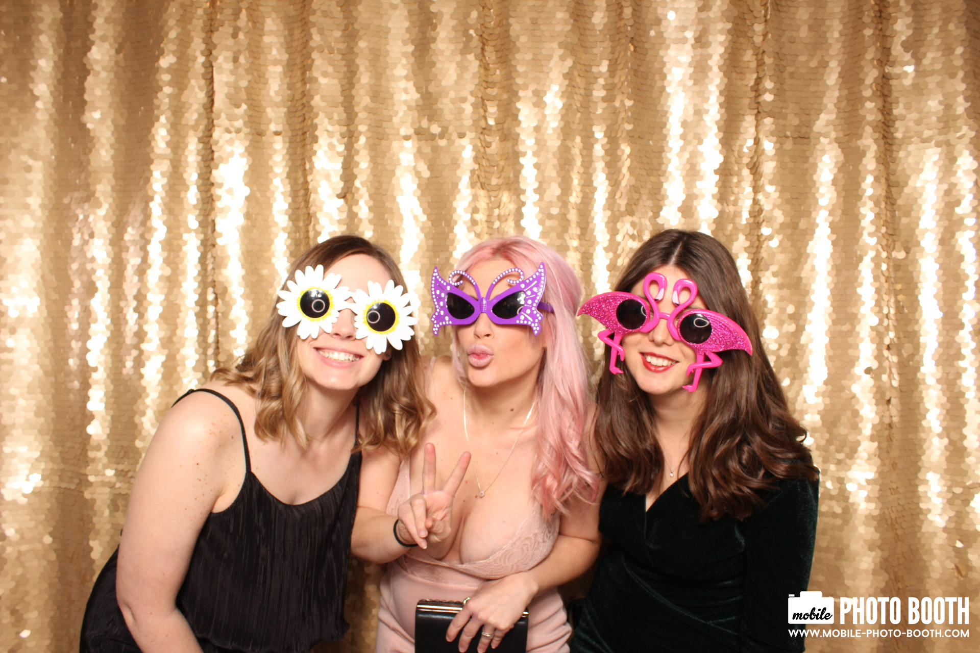 Mike & Molly | View more photos from the event at images.mobile-photo-booth.com/u/MobilePhotoBoothUK/Mike-Molly
